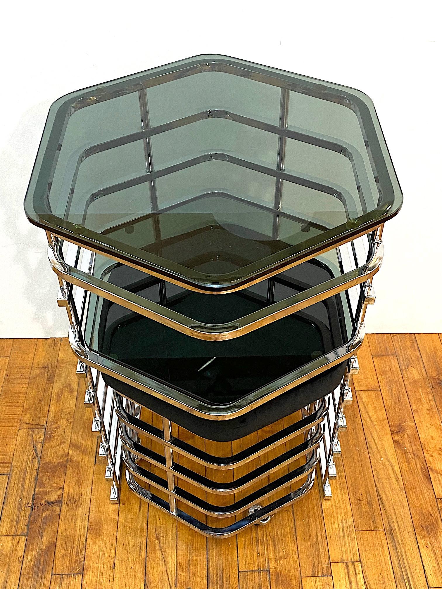 1970s Modern Italian Chrome and Glass Vanity Table & Seat In Good Condition For Sale In New York, NY