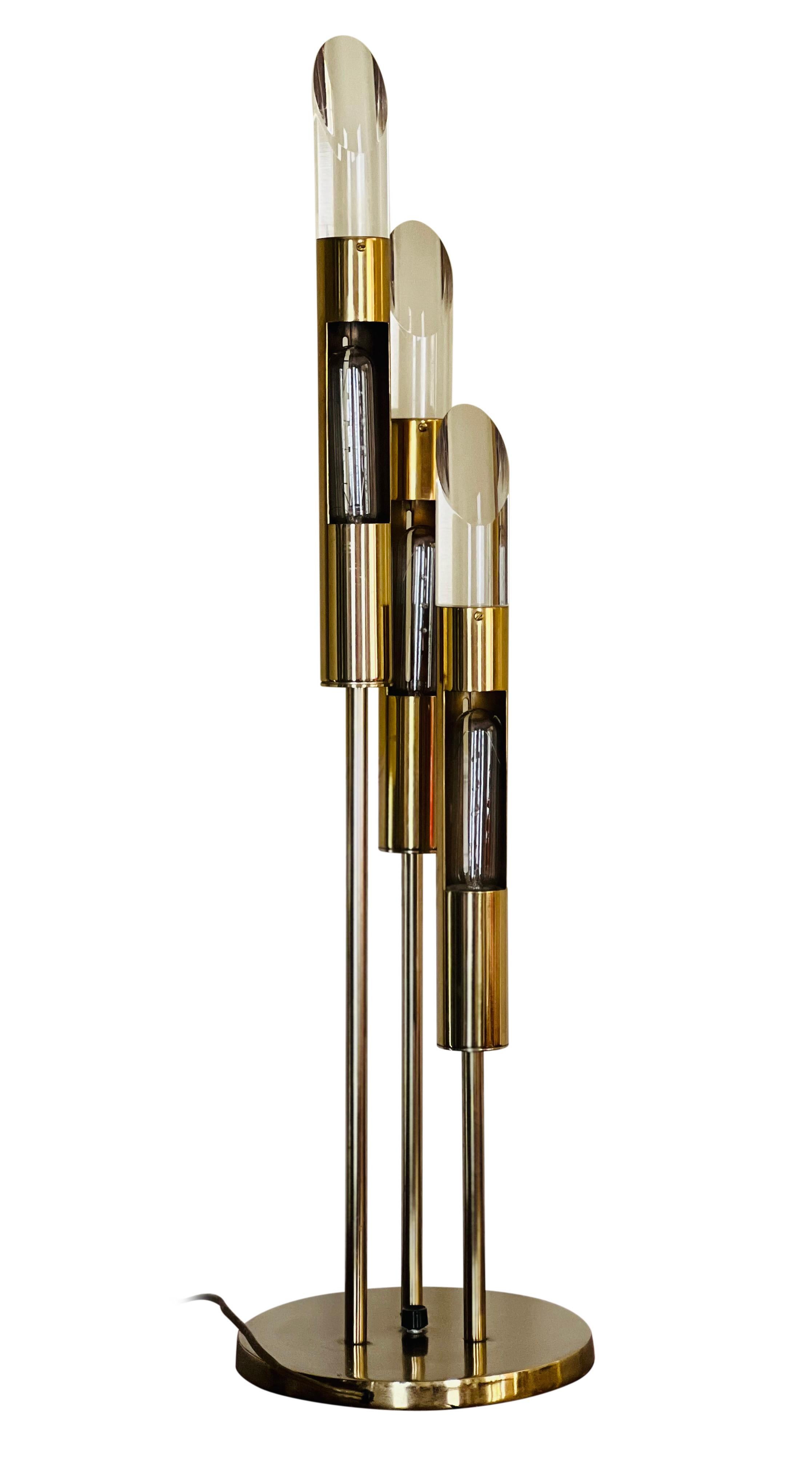 1970's Modern Italian Space Age Brass and Lucite Table Lamp For Sale 8