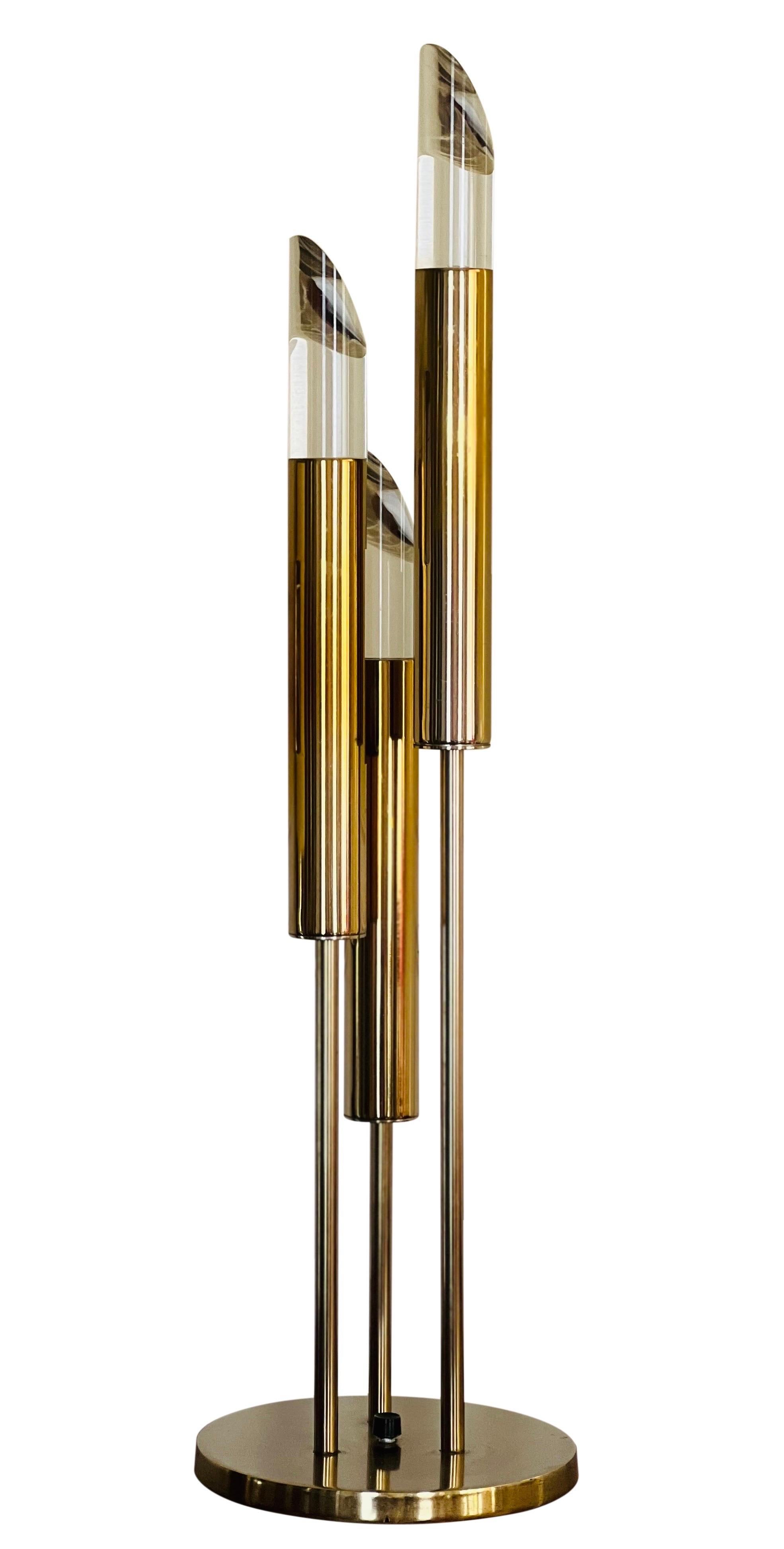 1970's Modern Italian Space Age Brass and Lucite Table Lamp In Good Condition For Sale In Doylestown, PA