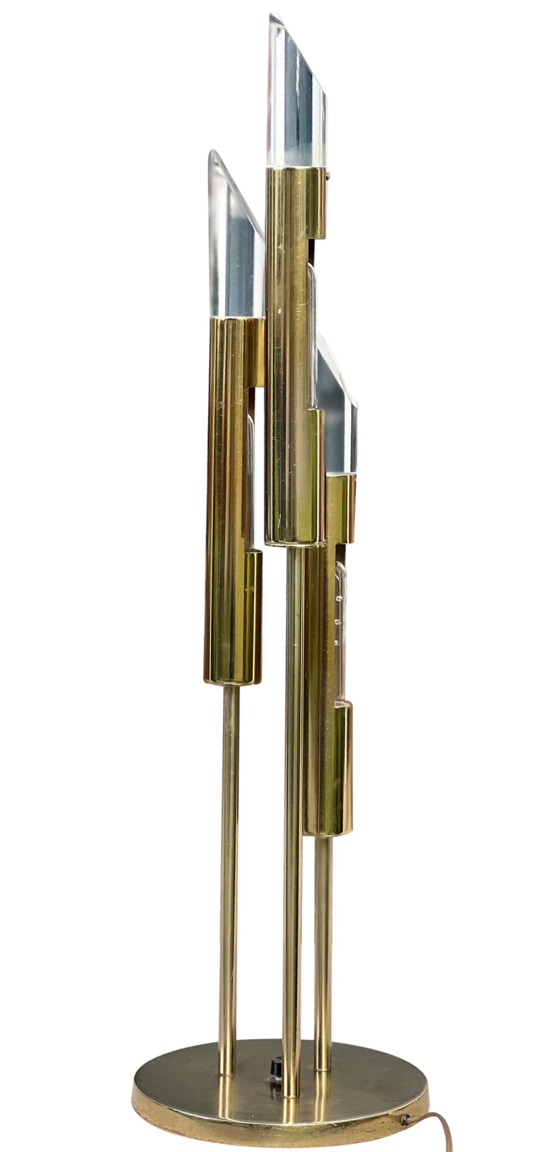 1970's Modern Italian Space Age Brass and Lucite Table Lamp For Sale 1
