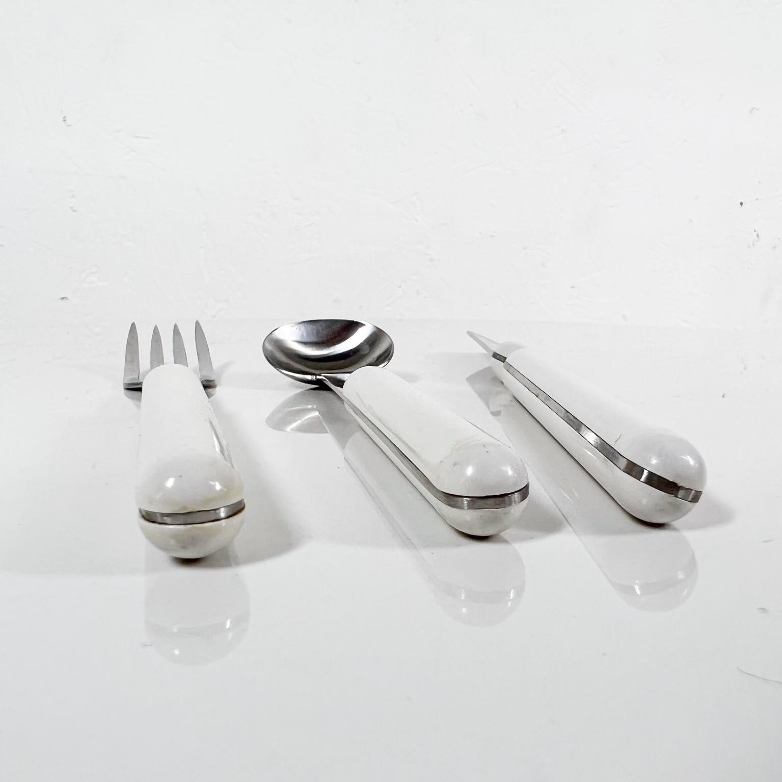 1970s Modern Lauffer Japan 3-Piece Set Flatware White & Stainless Steel In Good Condition In Chula Vista, CA