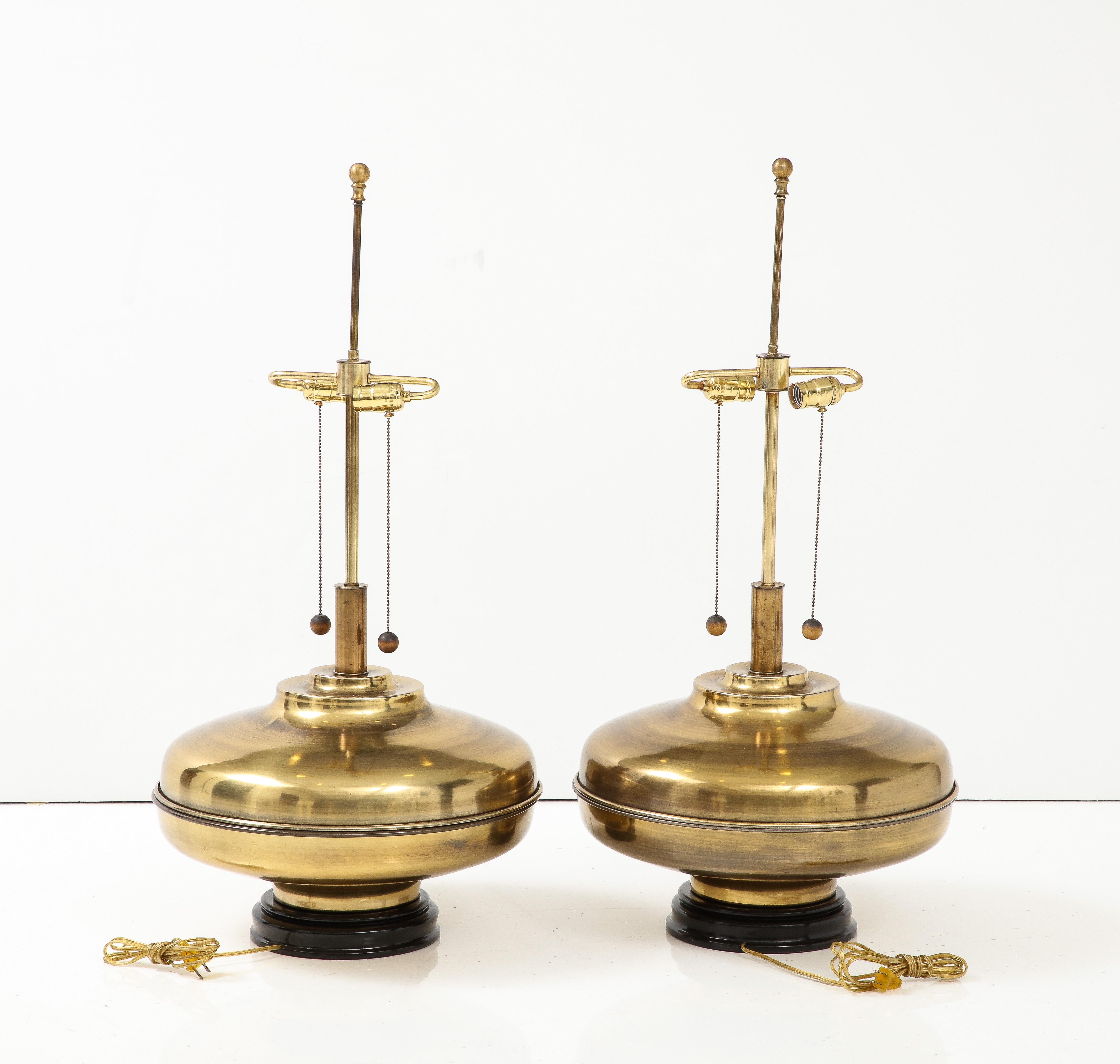 1970's Modern Oversized Brass Table Lamps with Wood Lacquer Base For Sale 4