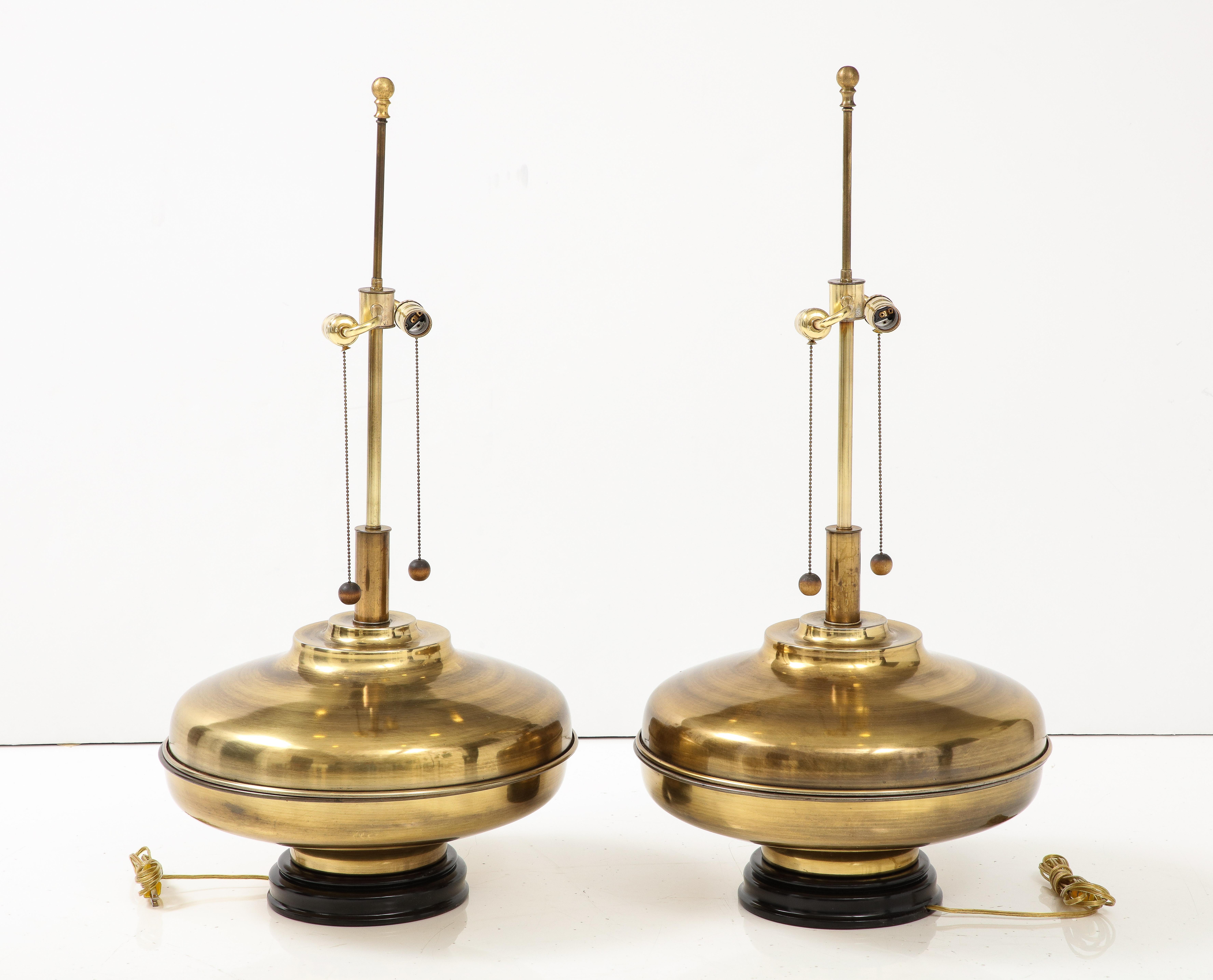 1970's Modern Oversized Brass Table Lamps with Wood Lacquer Base For Sale 3