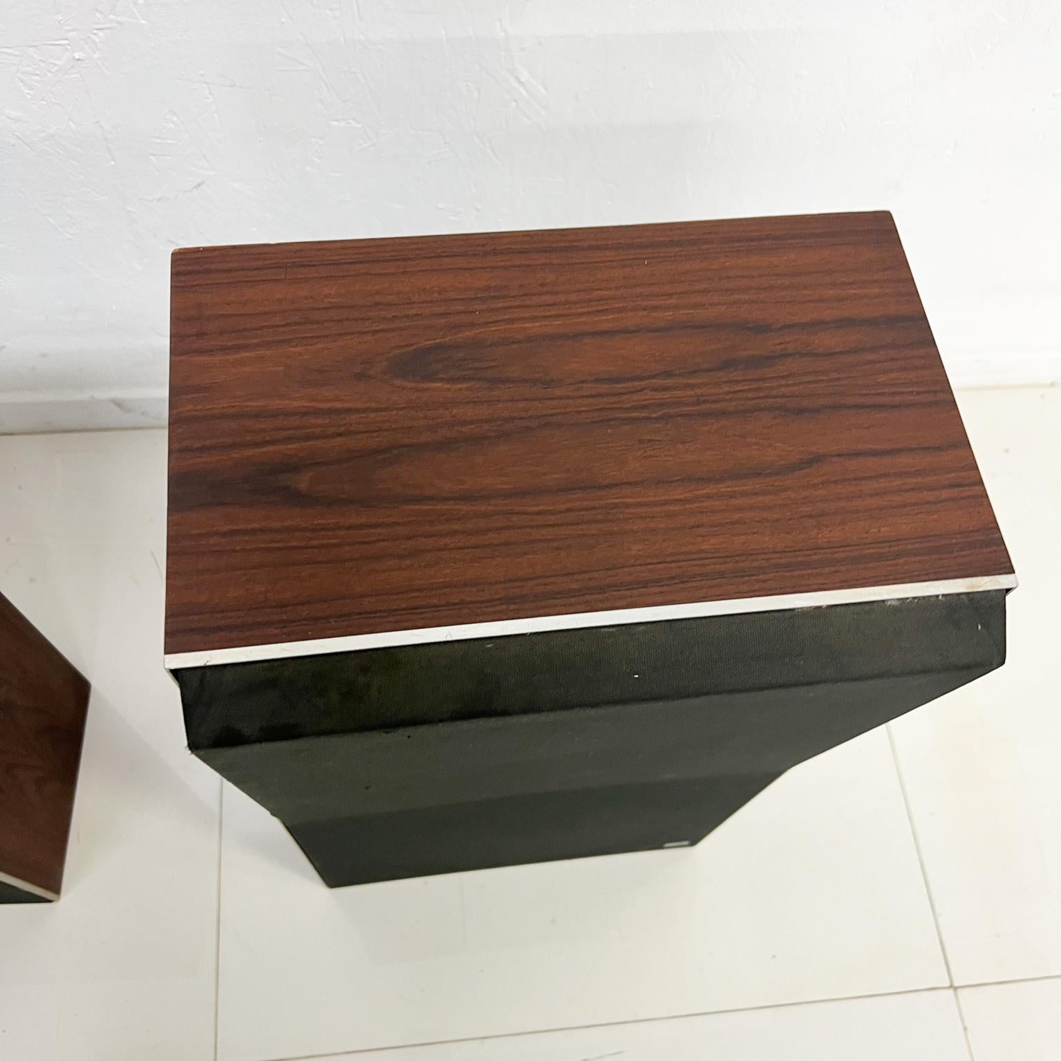 1970s Modern Pair Beovox S60 B&O Speakers Rosewood, Denmark In Good Condition In Chula Vista, CA