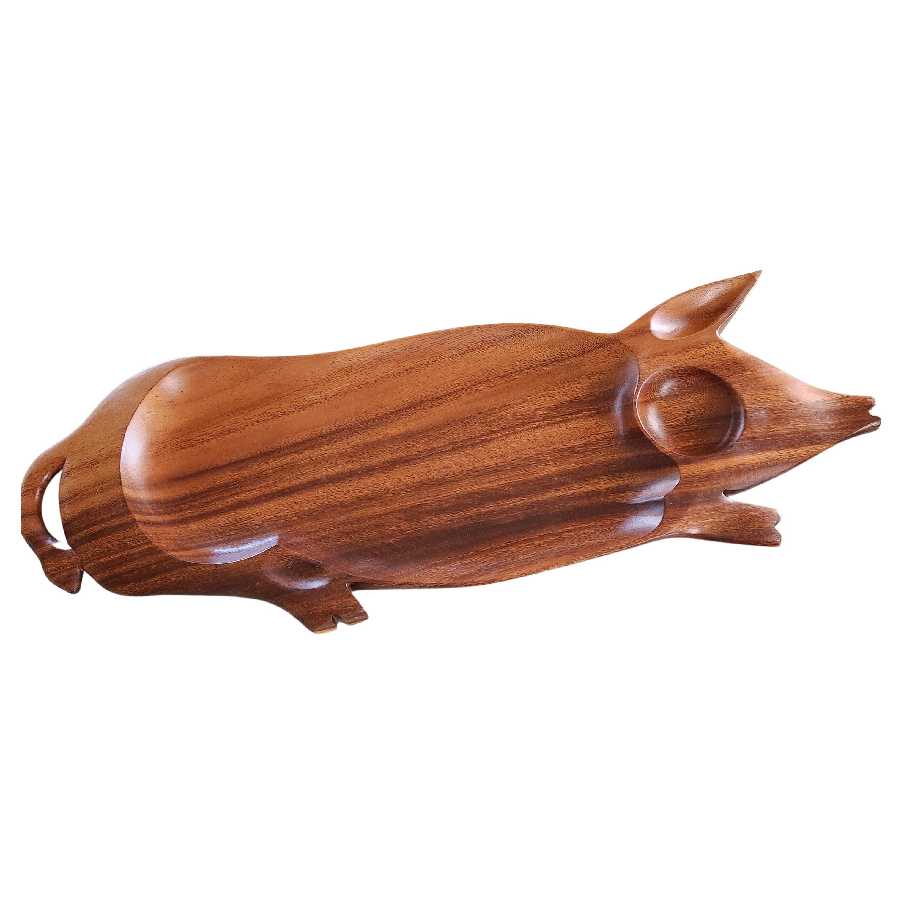 1970s Modern pig Pupu party platter serving tray charcuterie board.
Lovely wood shaped pig.
Approximately 31 wide x 10 deep x 1.5 tall
Whimsical vintage modern piece ideal for the holidays and parties to come.
Preowned original unrestored
