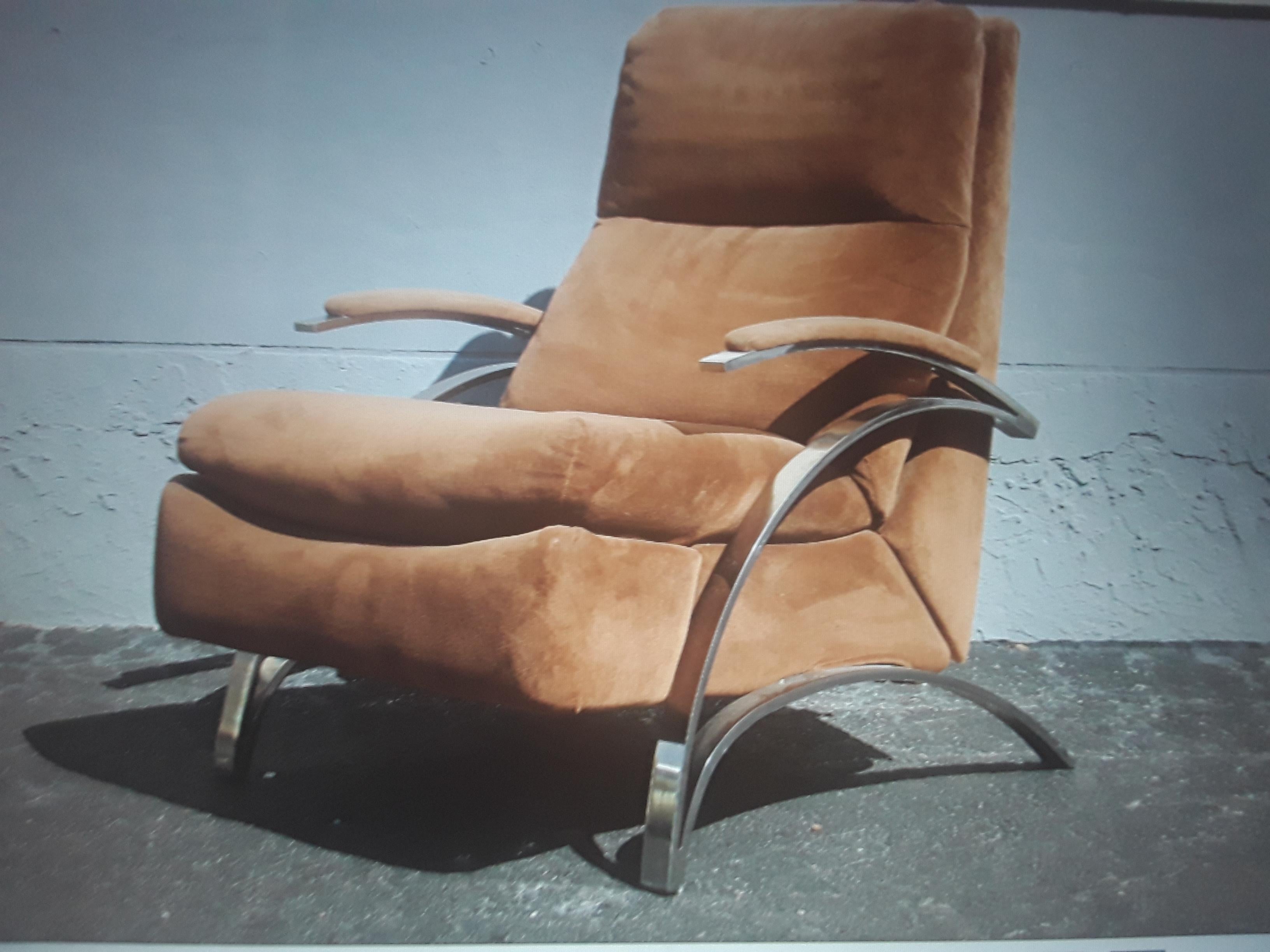1970's Modern Plush Brown w/ Chrome Barcalounger Recliner/ Lounge Chair In Good Condition For Sale In Opa Locka, FL