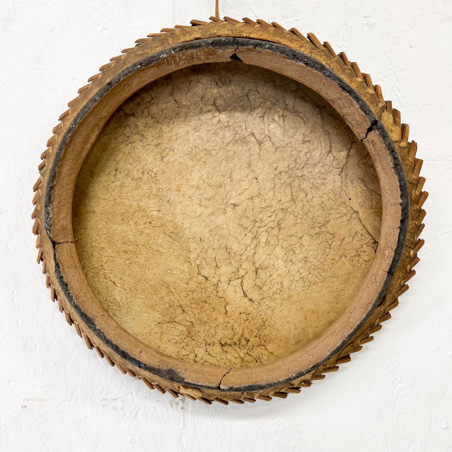 Moderne Keramikkunst der 1970er Jahre Blaues Tambourine Ziegenleder und Holz im Angebot 2