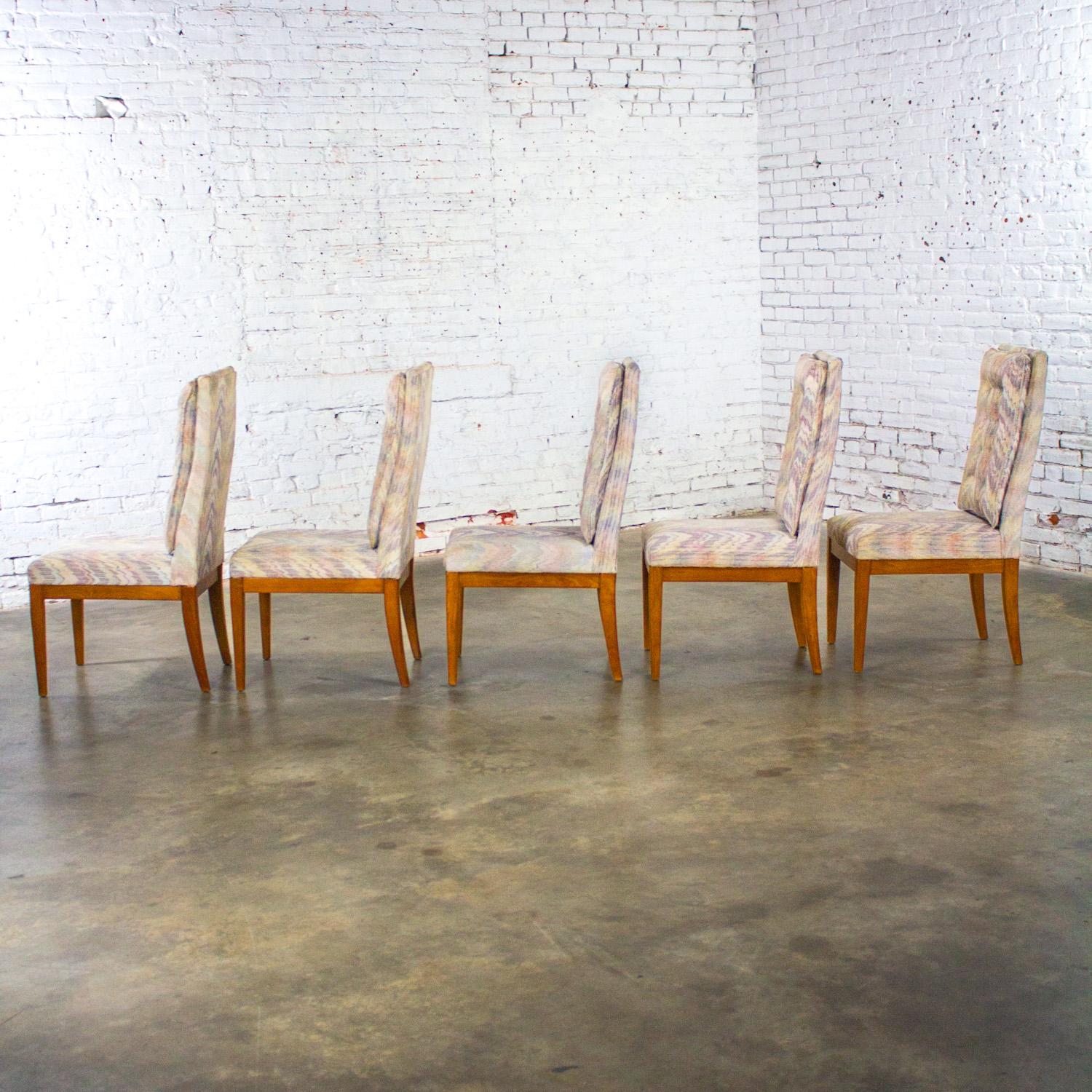 1970's Modernes Set von 5 Founders Furniture Patterns 23 Beistell- oder Esszimmerstühlen (Stoff) im Angebot