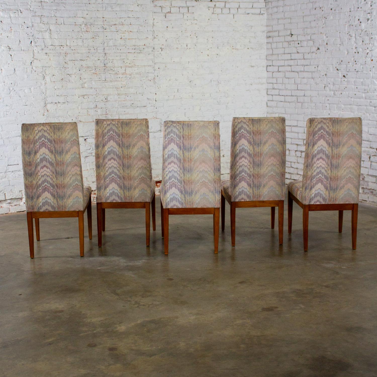 1970's Modernes Set von 5 Founders Furniture Patterns 23 Beistell- oder Esszimmerstühlen im Angebot 1
