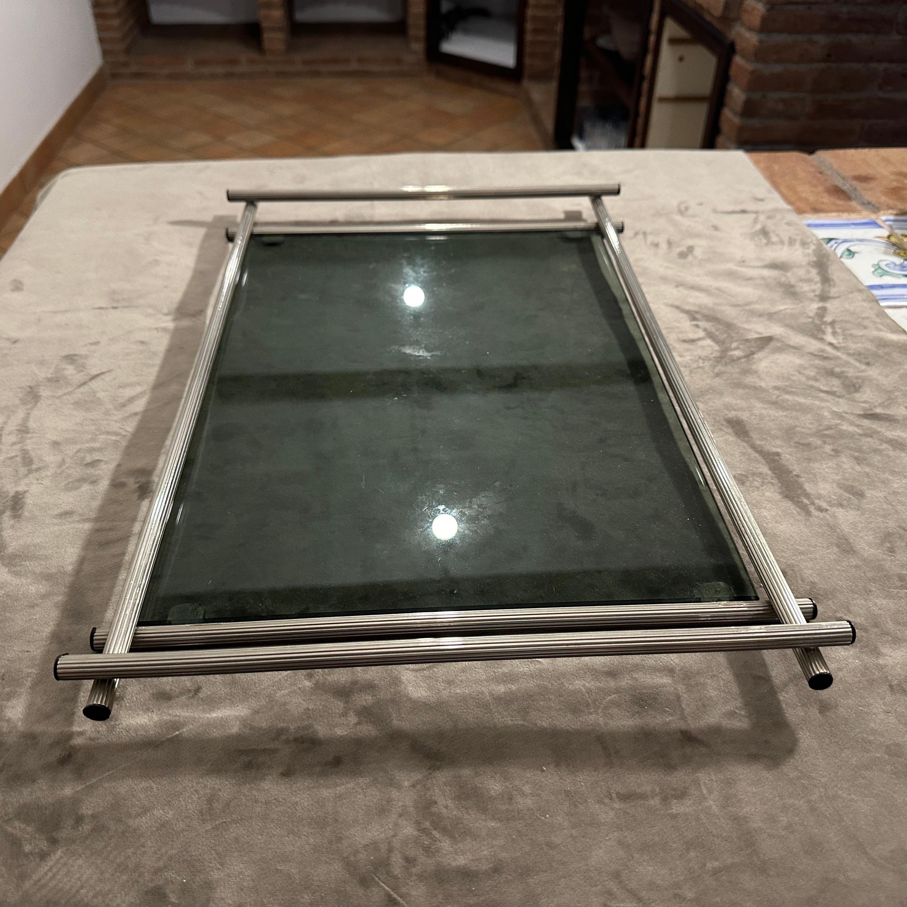 1970er Jahre Modernes italienisches Serviertablett aus versilbertem und grauem Glas im Angebot 2