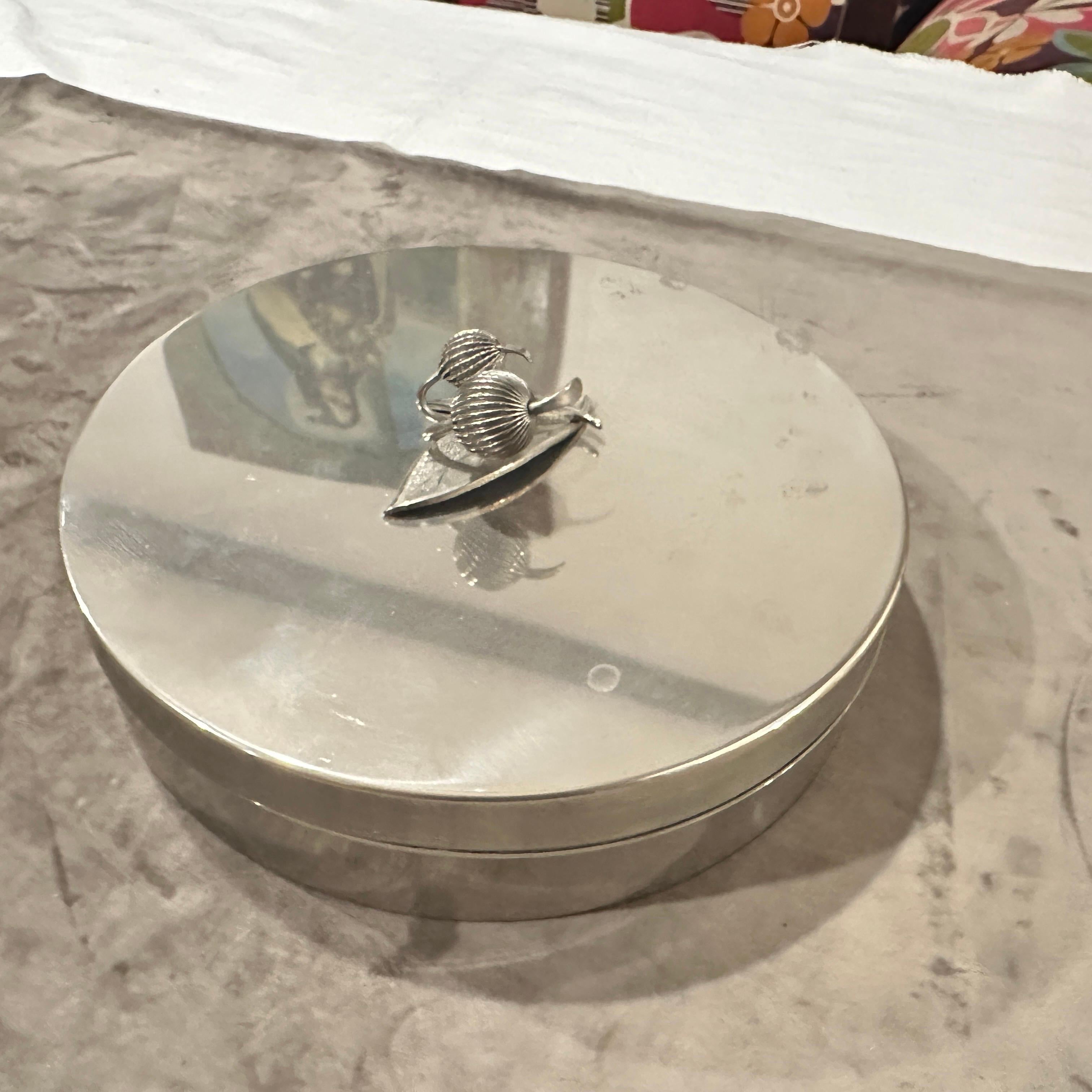 1970 Modern Modern Silver Plated Round Jewelry Box By Renzo Casati Firenze en vente 5