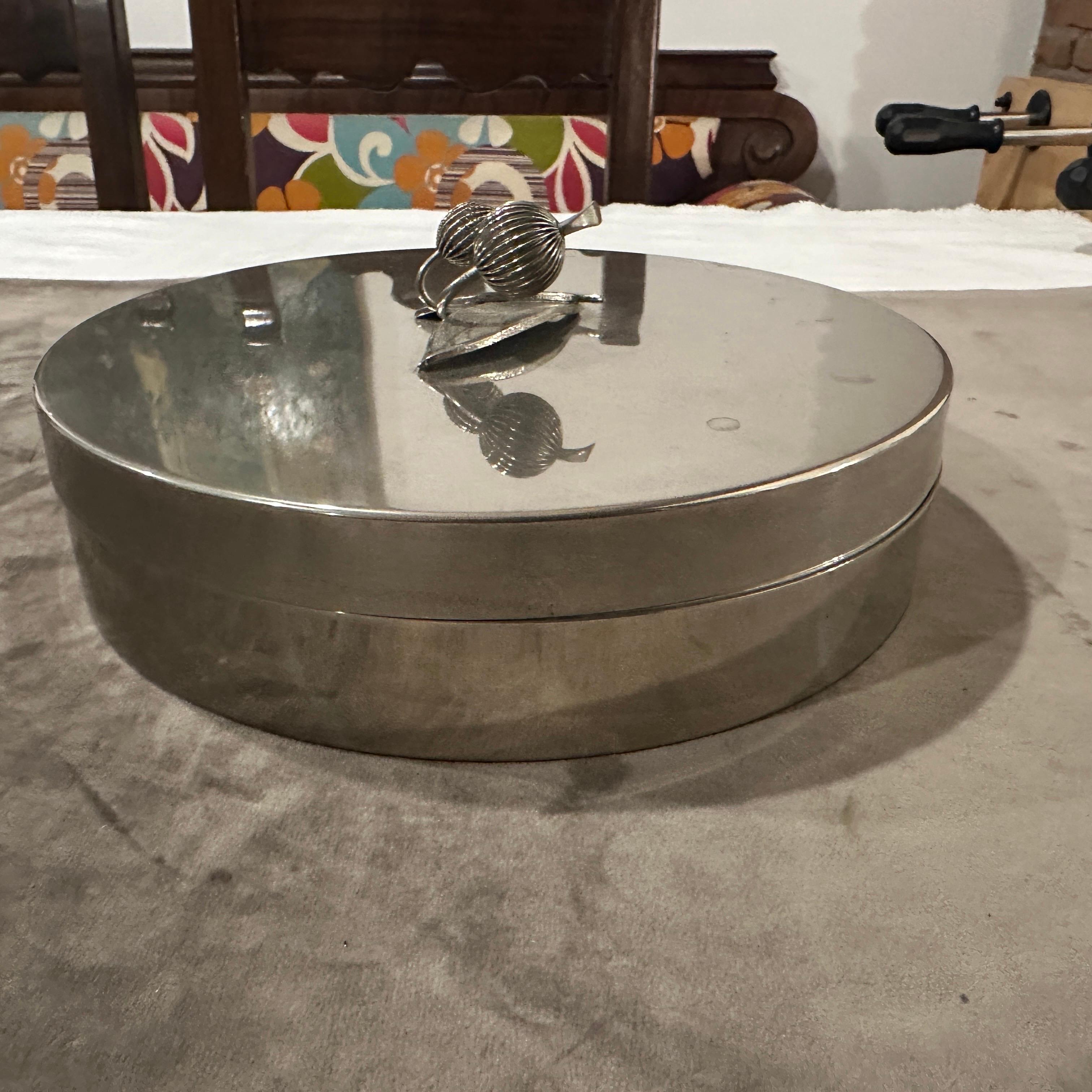 1970 Modern Modern Silver Plated Round Jewelry Box By Renzo Casati Firenze en vente 6