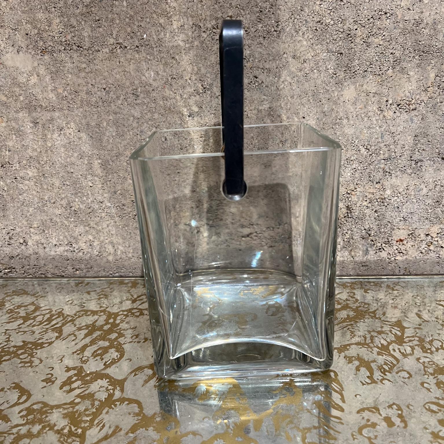 French 1970s Modern Square Glass Ice Bucket Style of Cristal de Sèvres For Sale