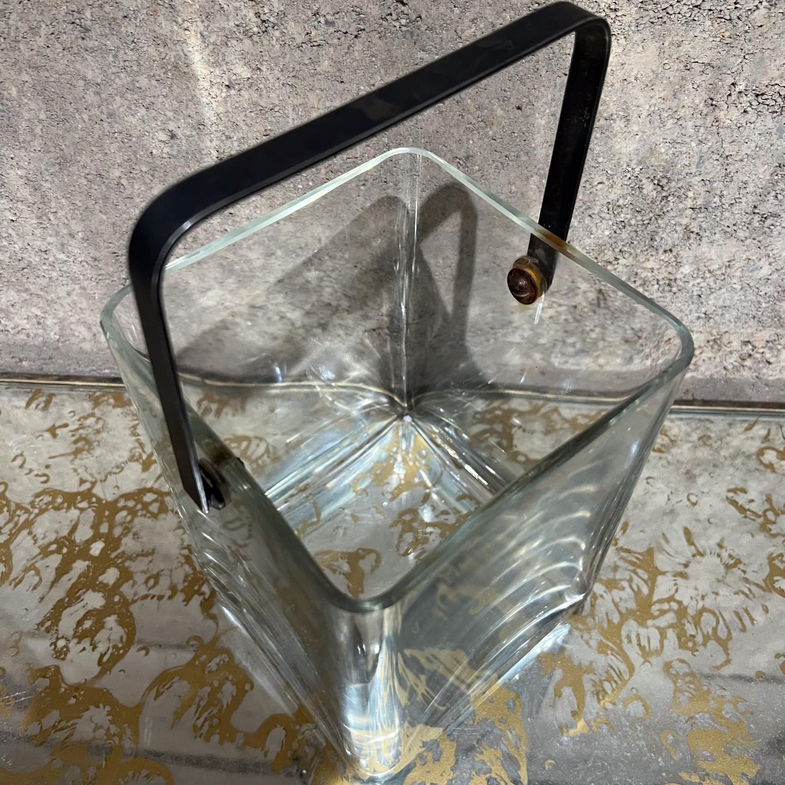 1970s Modern Square Glass Ice Bucket Style of Cristal de Sèvres For Sale 2