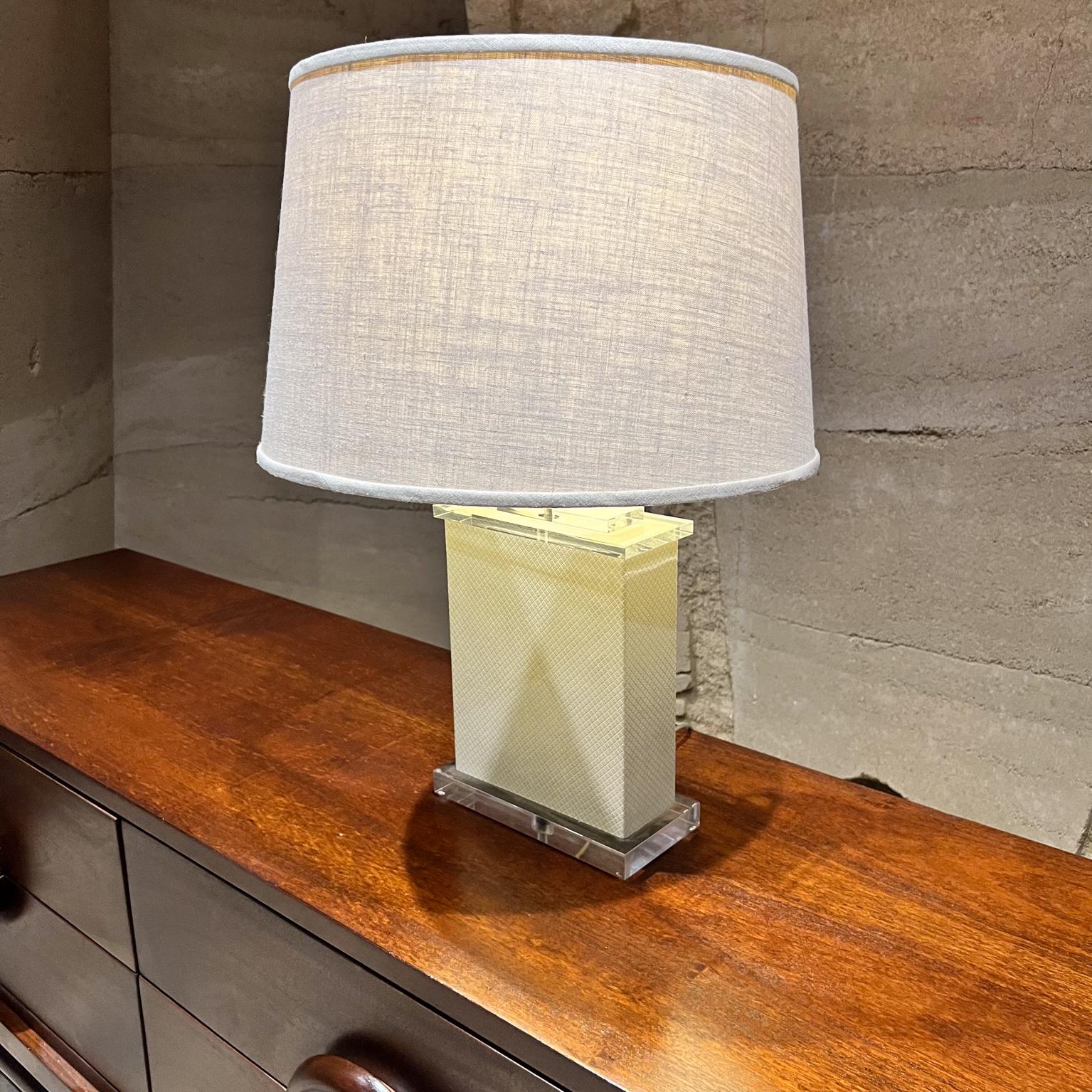 Late 20th Century 1970s Modern Square Lucite Table Lamp For Sale