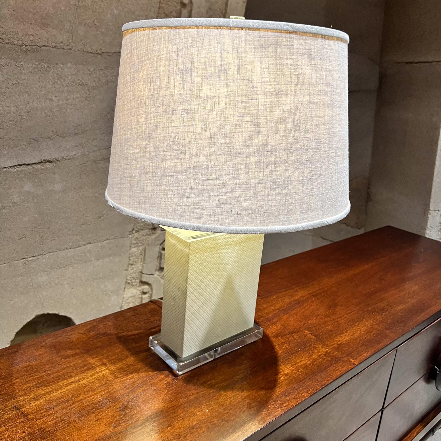 1970s Modern Square Lucite Table Lamp For Sale 1