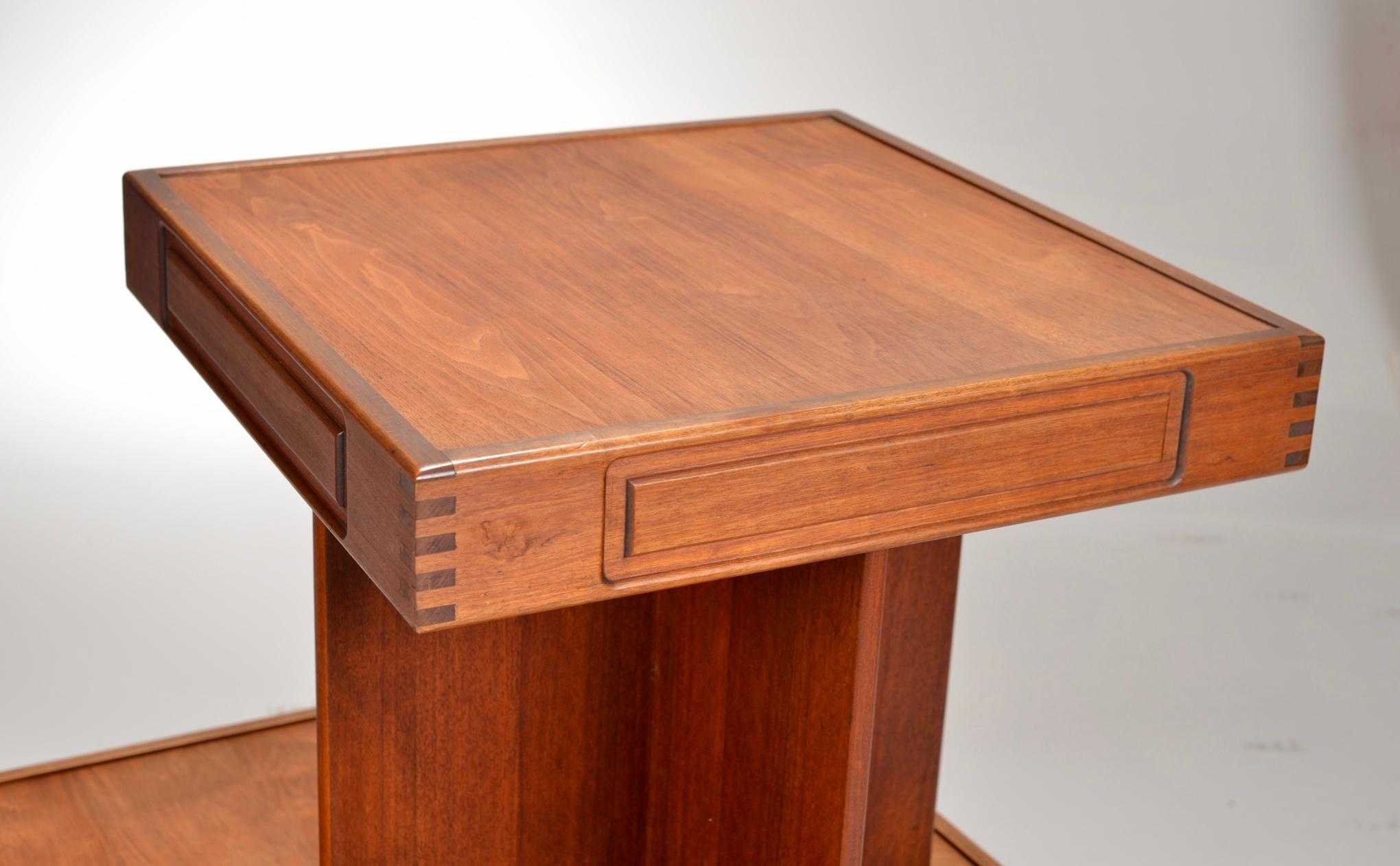 1970s Modern Studio Production Coffee and End Table Set in Walnut For Sale 10