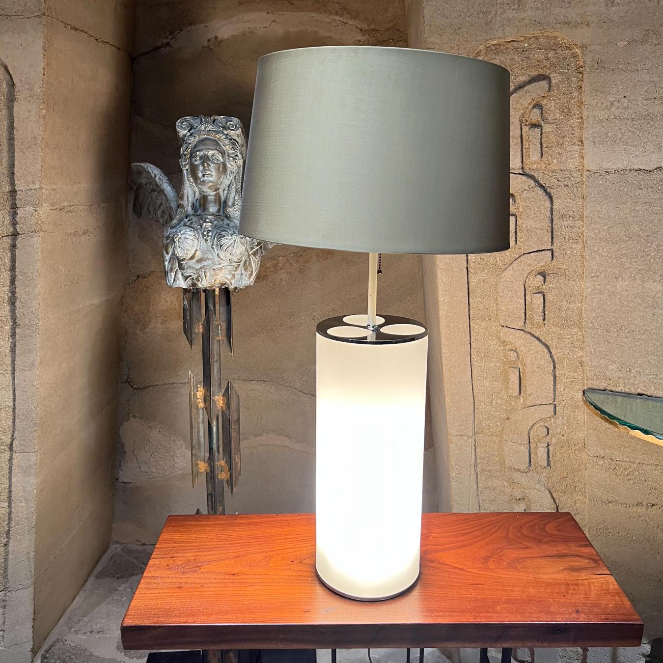 1970s Modern Table Lamp Round White Cylinder Style of Kartell Italy For Sale 1