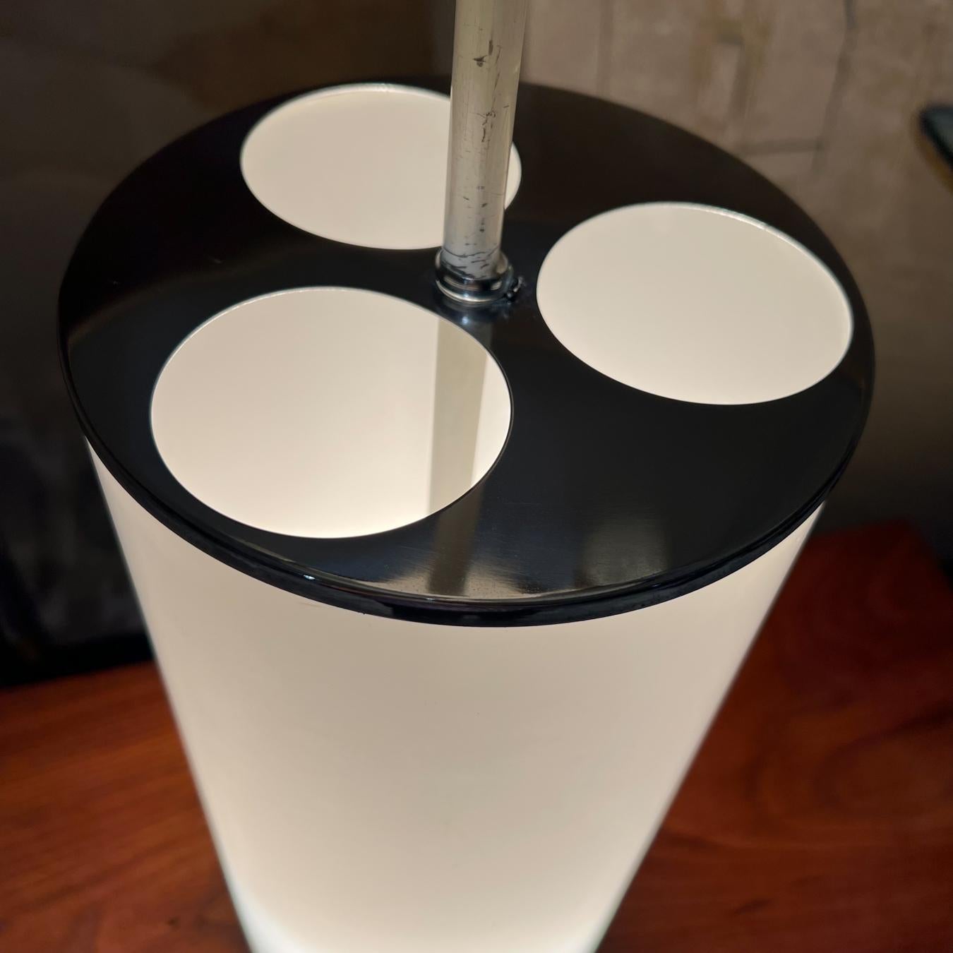 1970s Modern Table Lamp Round White Cylinder Style of Kartell Italy For Sale 3