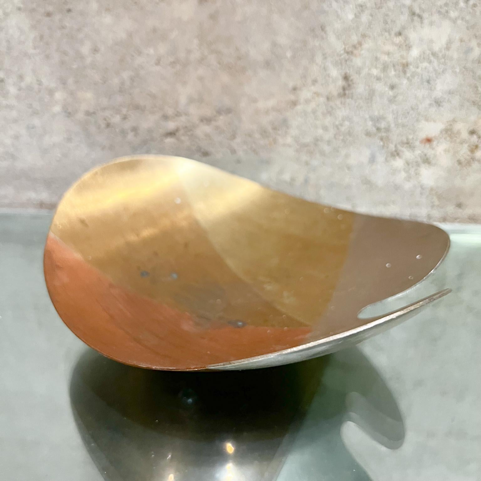 1970s Modernism Mexico Organic Sculptural Footed Dish Mixed Metal In Good Condition In Chula Vista, CA