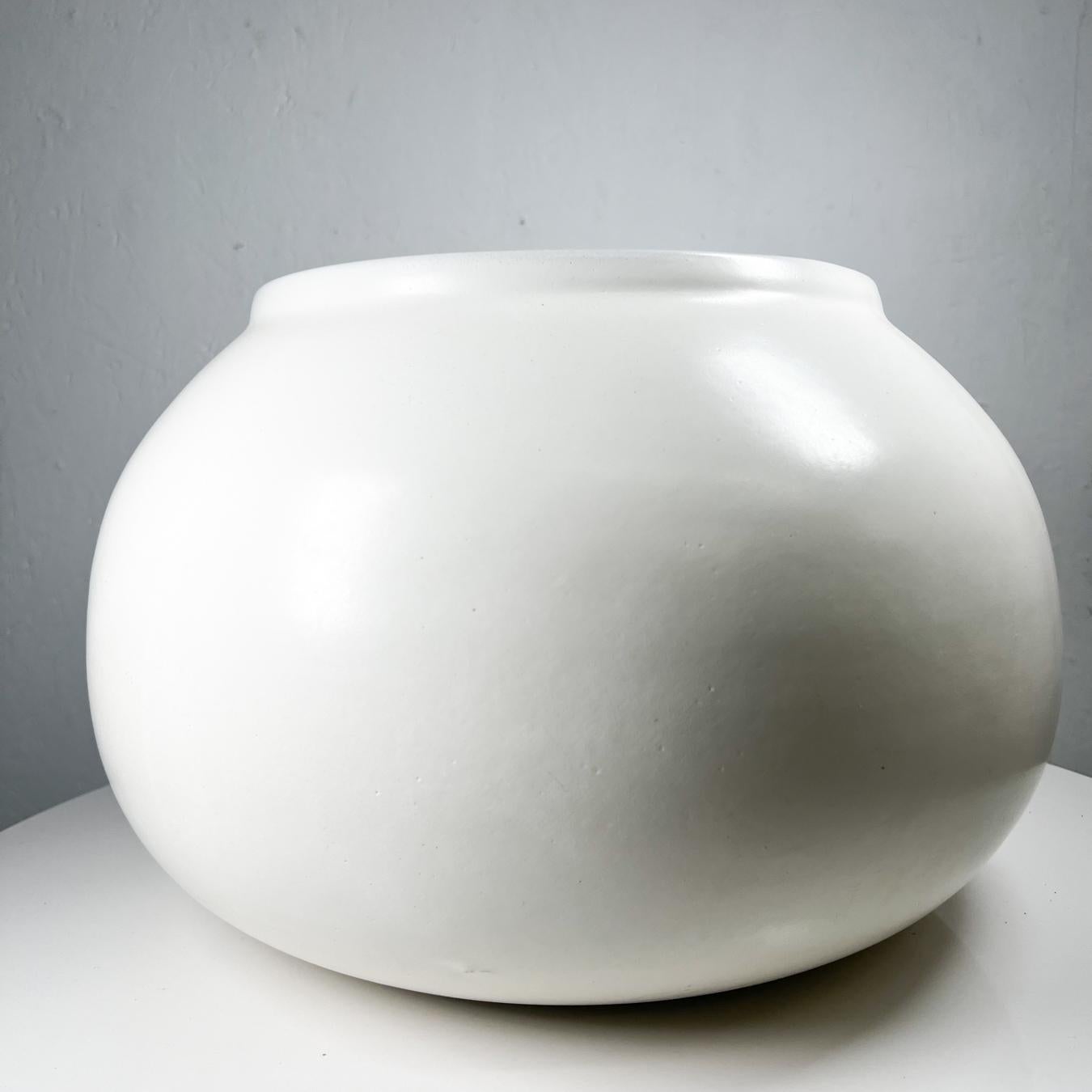 1970s Modernist White Sphere Planter Architectural Art Pottery  For Sale 3