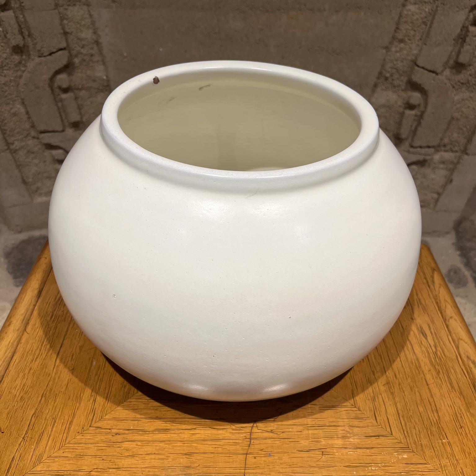 1970s Modernist Architectural pottery white sphere planter pot.
10.5 tall x 14.5 diameter
Unmarked
Preowned vintage condition
Refer to images provided.
 