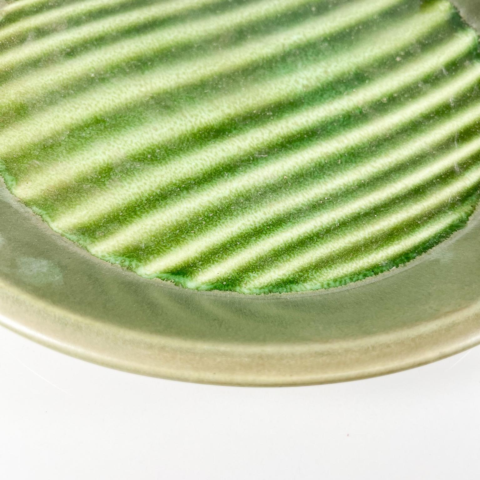 Mid-Century Modern 1970s Modernist Art Optical Dish Green Plate Usa For Sale
