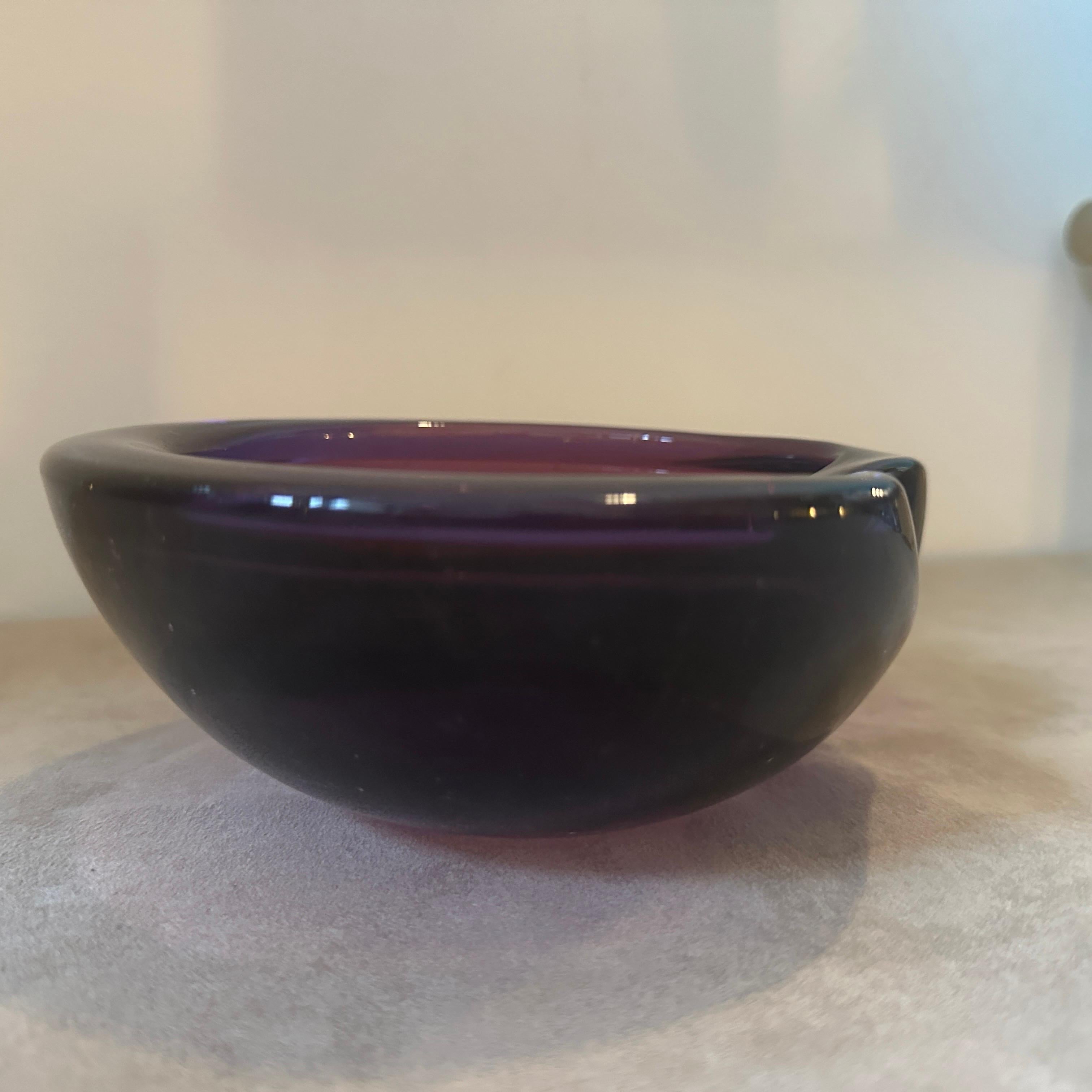 Hand-Crafted 1970s Modernist Blue and Purple Murano Glass Bowl by Seguso For Sale