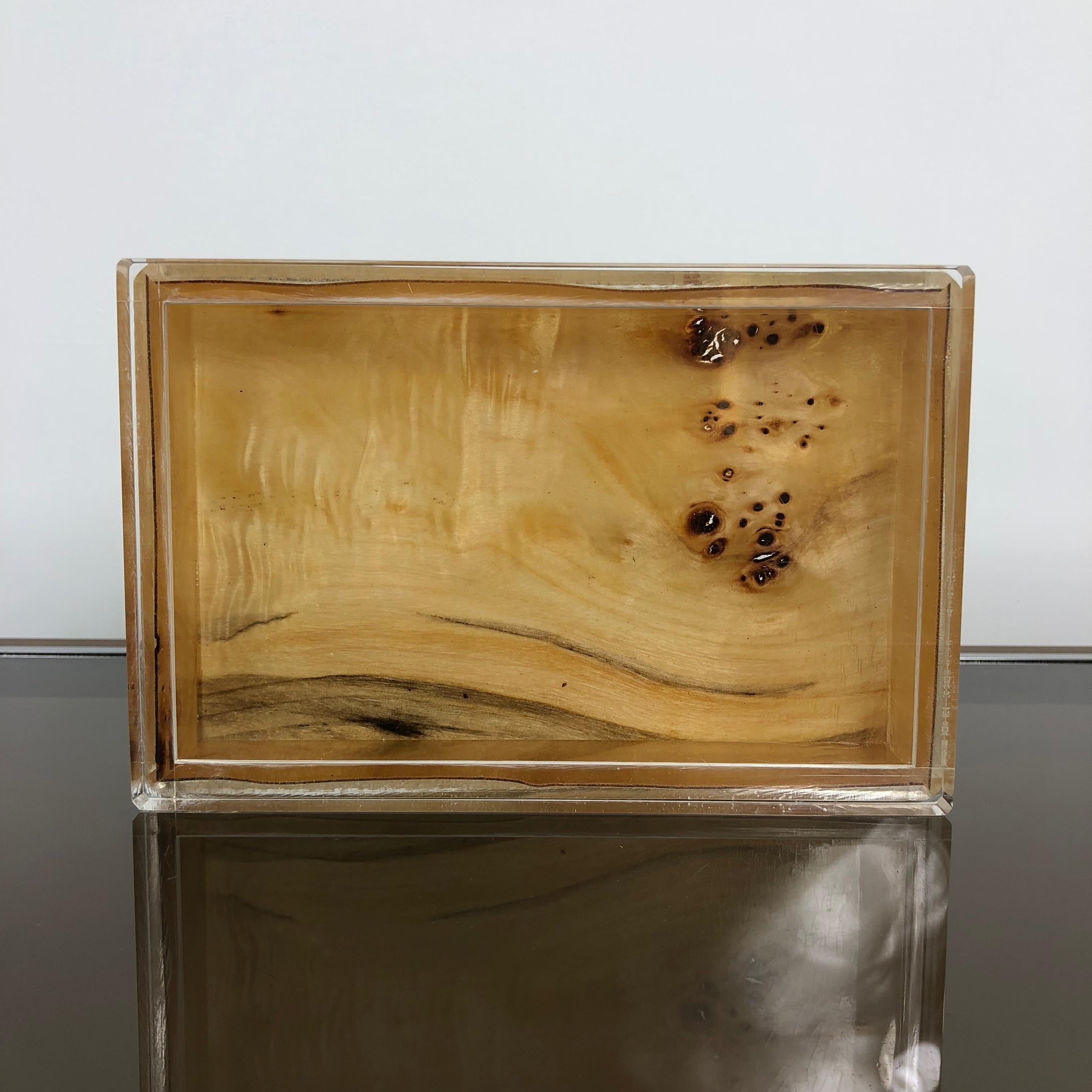 1970s Modernist Box in Lucite and Lacquered Wood 2