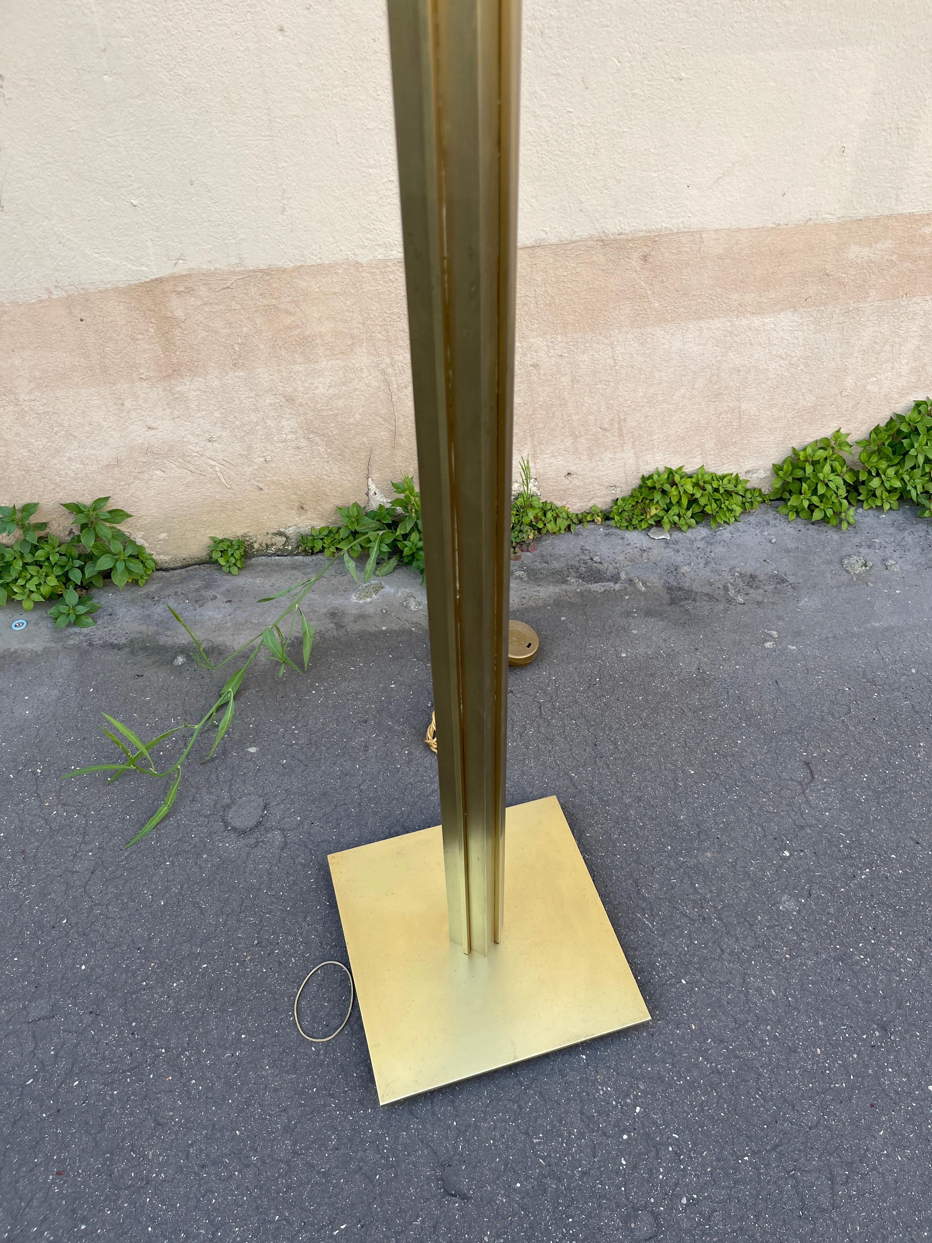 Lámpara de pie de bronce de los años 70
Al estilo de la Maison Charles
Francia