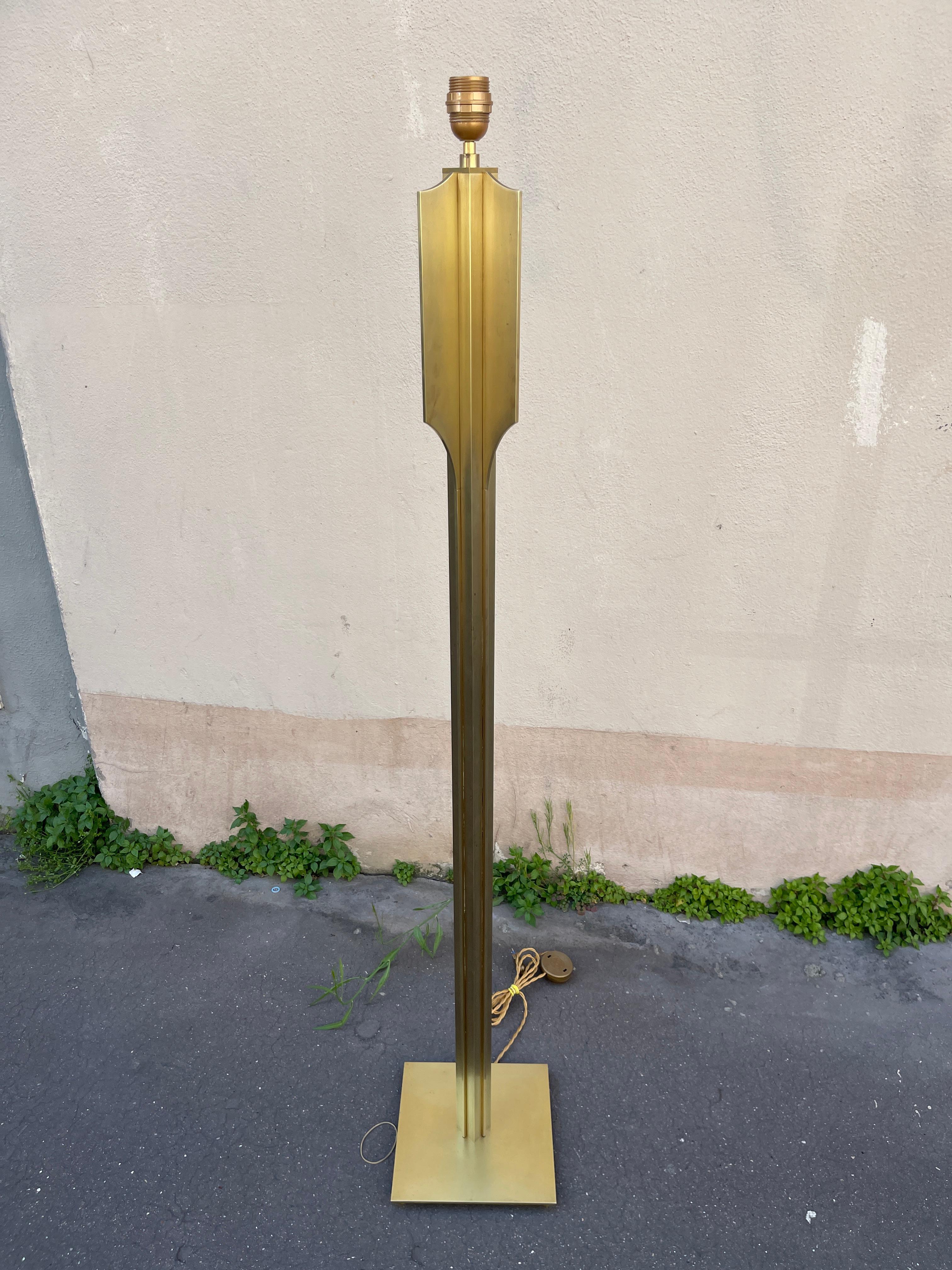 Lámpara de pie modernista de bronce de los años 70 Bronce en venta