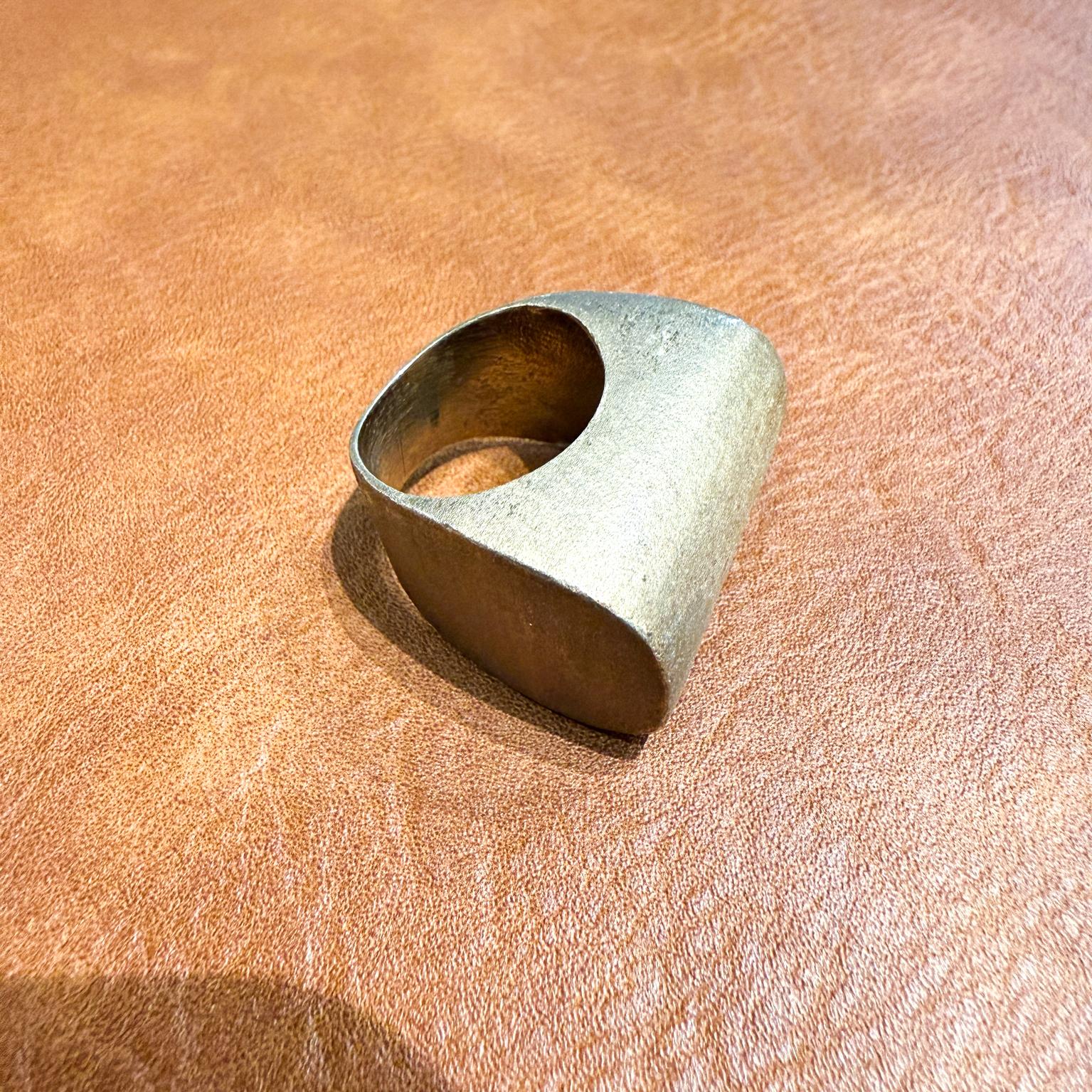 AMBIANIC presents
Vintage Brushed Gold Tone Dome Ring
signet ring matte gold minimalist design
1 1/16 w x .75 d x 1.13 h
Preowned vintage 
Refer to images