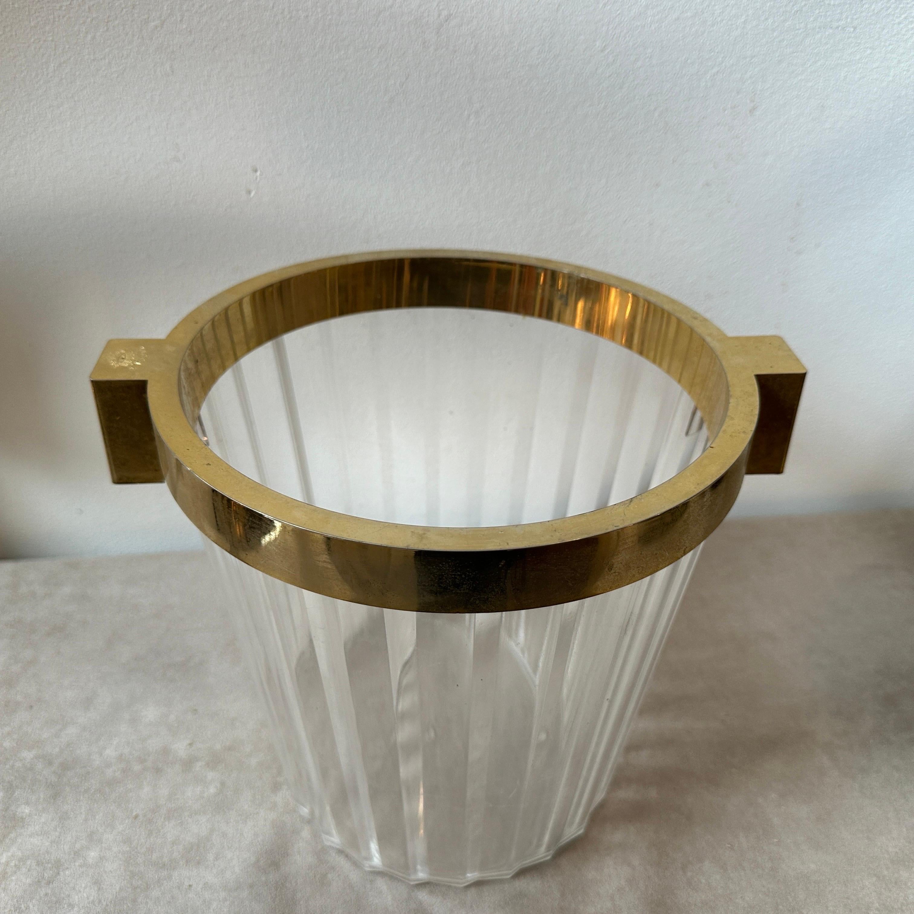 1970s Modernist Clear and Gold Plexiglass French Wine Cooler by Gosset In Good Condition For Sale In Aci Castello, IT