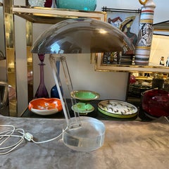 Lampe de bureau italienne moderniste des années 1970 en lucite claire et plastique Brown