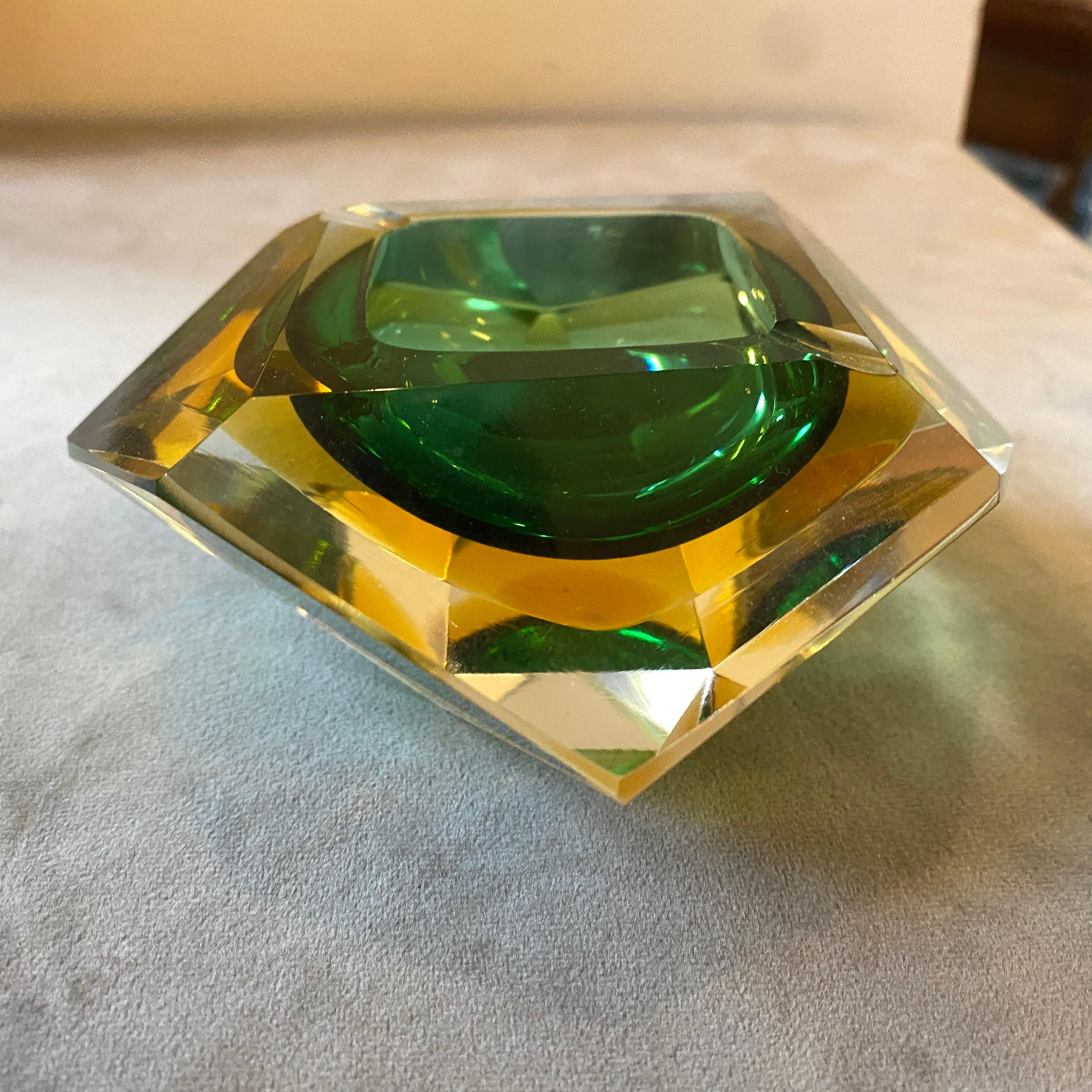 1970s Modernist Faceted Yellow and Green Sommerso Murano Glass Ashtray by Seguso In Good Condition In Aci Castello, IT