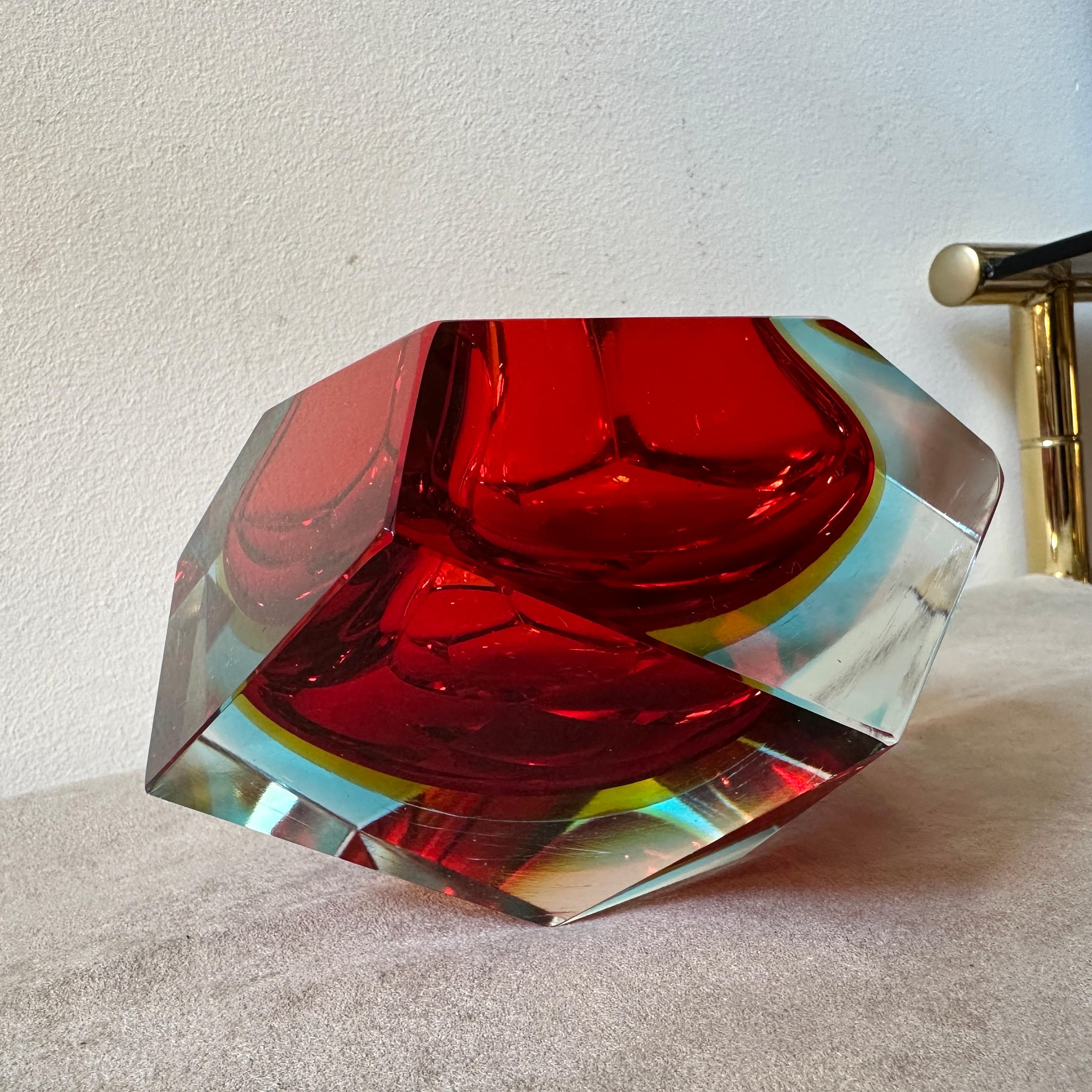 Hand-Crafted 1970s Modernist Faceted Sommerso Murano Glass Big Ashtray by Seguso For Sale