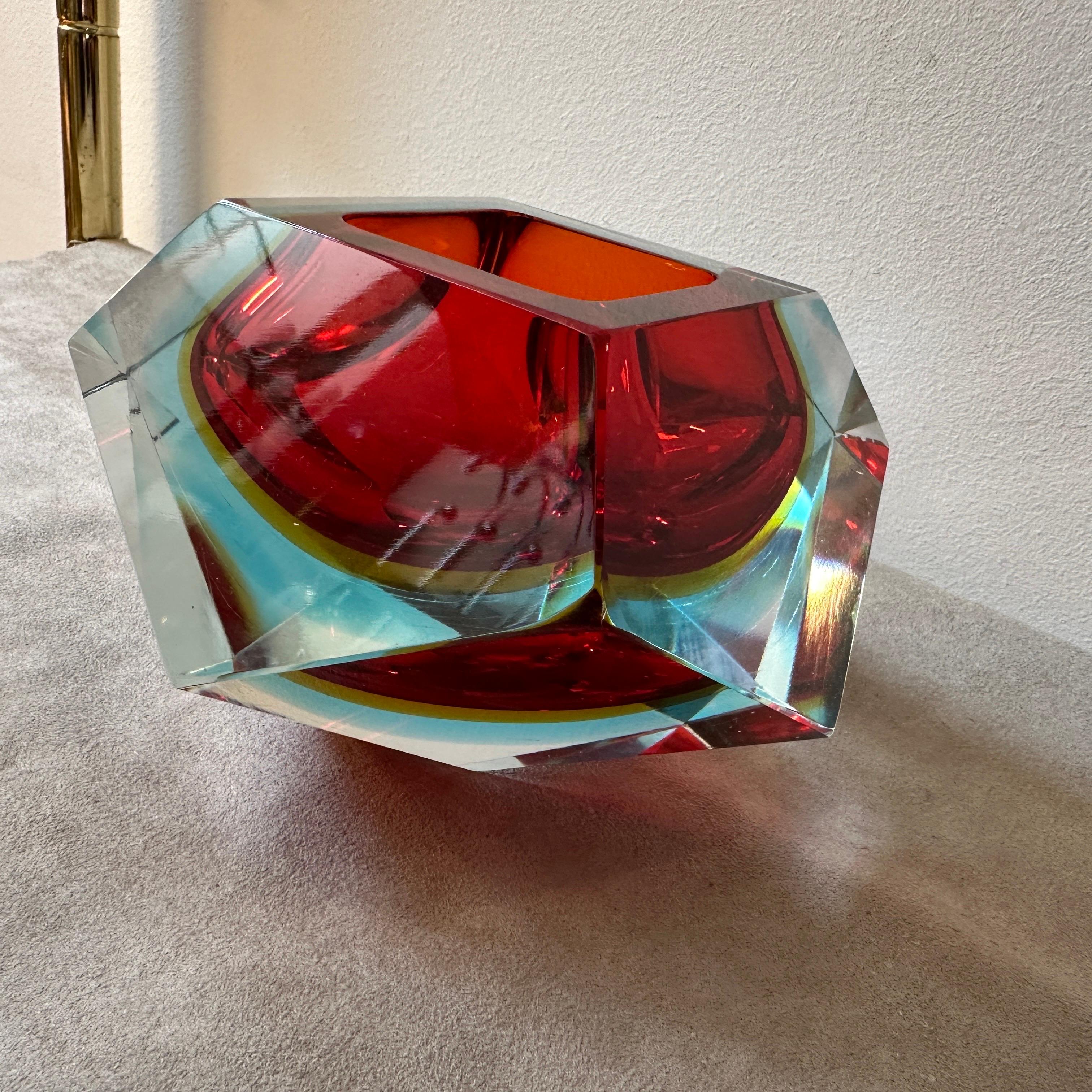 1970s Modernist Faceted Sommerso Murano Glass Big Ashtray by Seguso For Sale 2