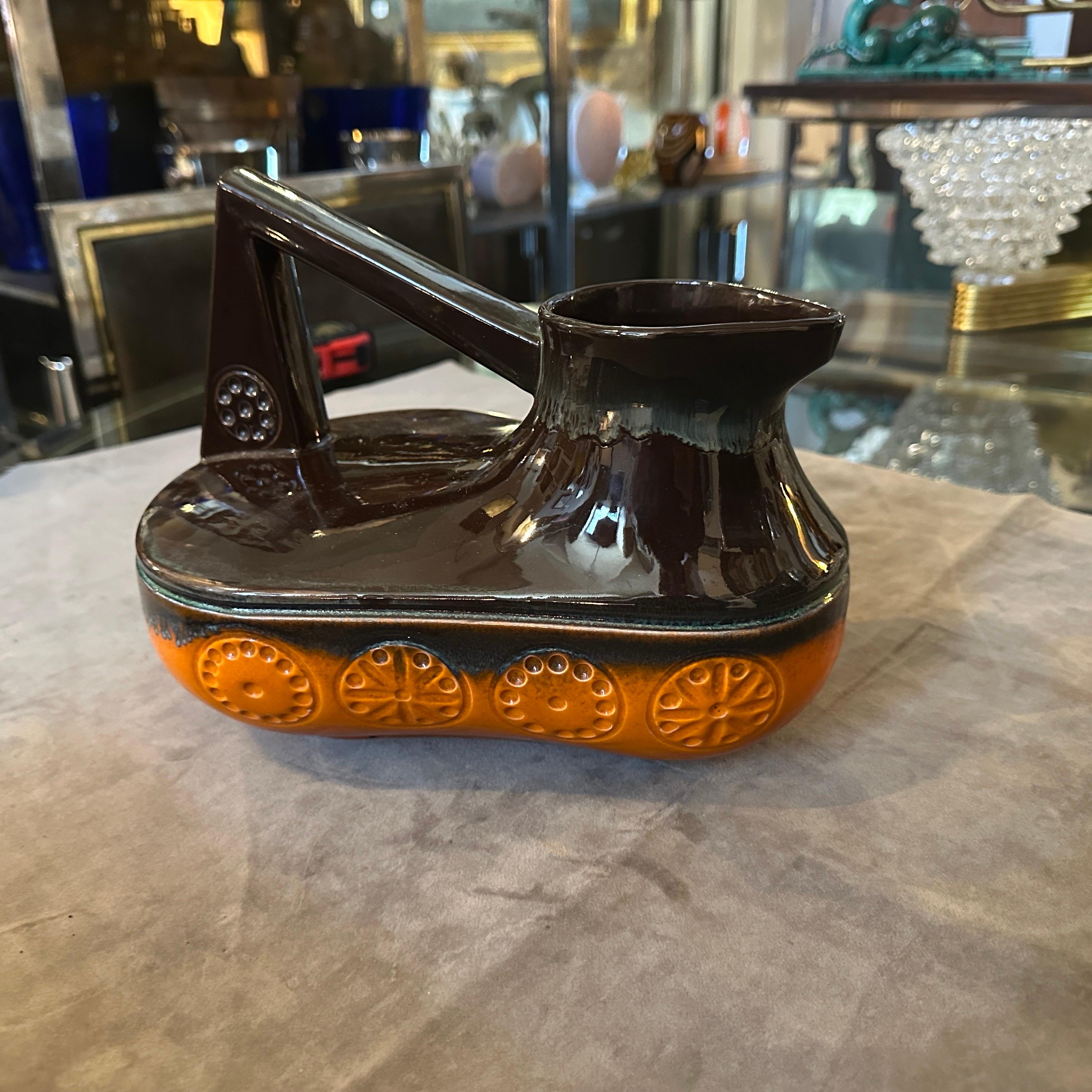 Moderne Cruche ouest-allemande moderniste des années 1970 en céramique Fat Lava Brown et Orange en vente