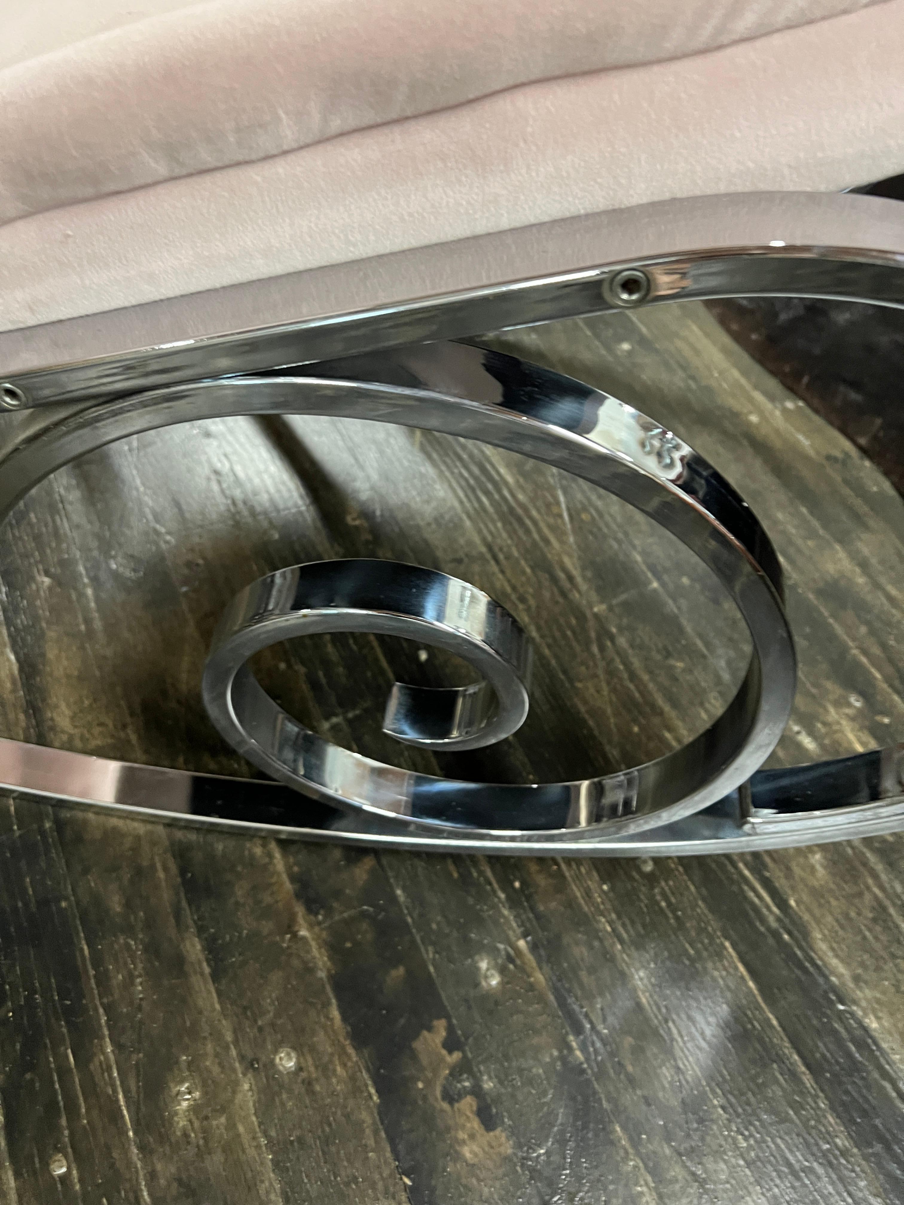 Fauteuil à bascule moderniste des années 1970 de la Maison Jansen, style Hollywood Regency, en rose en vente 6