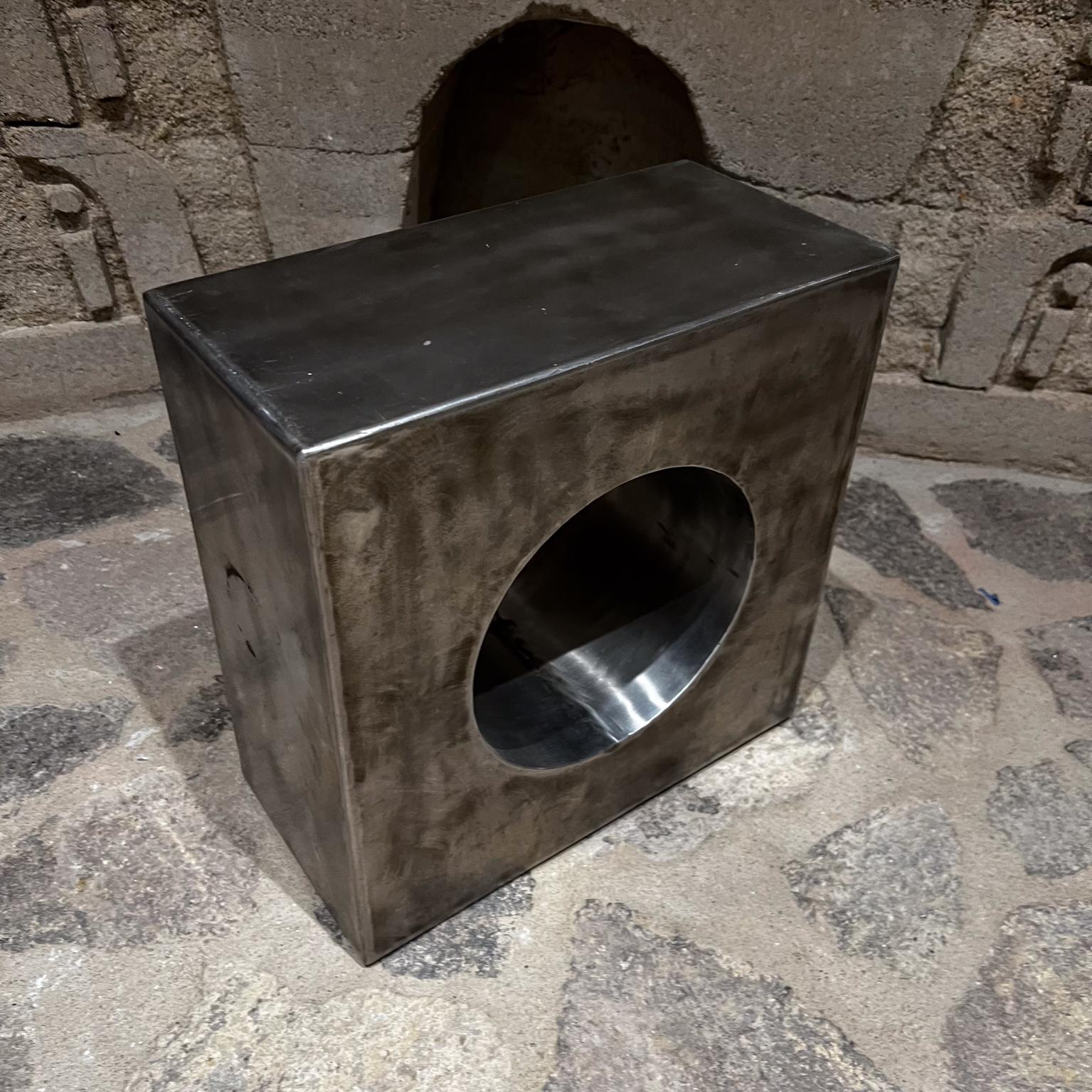 1970s Escultura Cubista de Metal Círculo de Bloques Industrial Estadounidense en venta