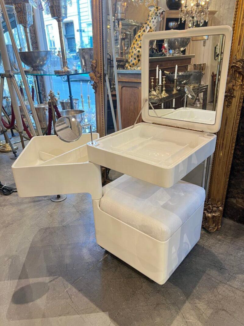 1970s Modernist Mirrored Vanity Table For Sale 1