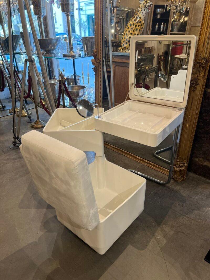 1970s Modernist Mirrored Vanity Table For Sale 2