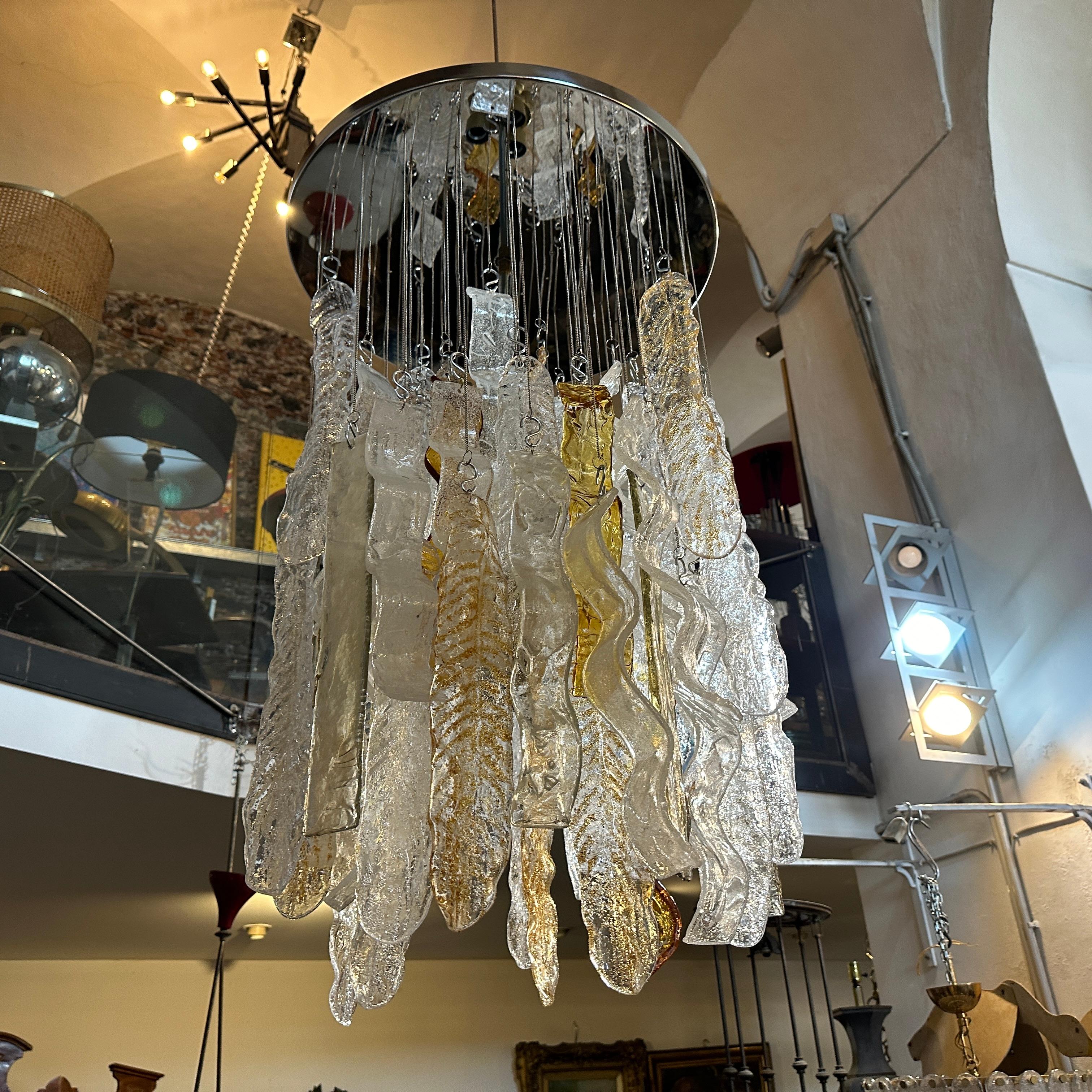 Lustre à grande cascade en verre de Murano moderniste des années 1970 par Mazzega Murano Bon état - En vente à Aci Castello, IT