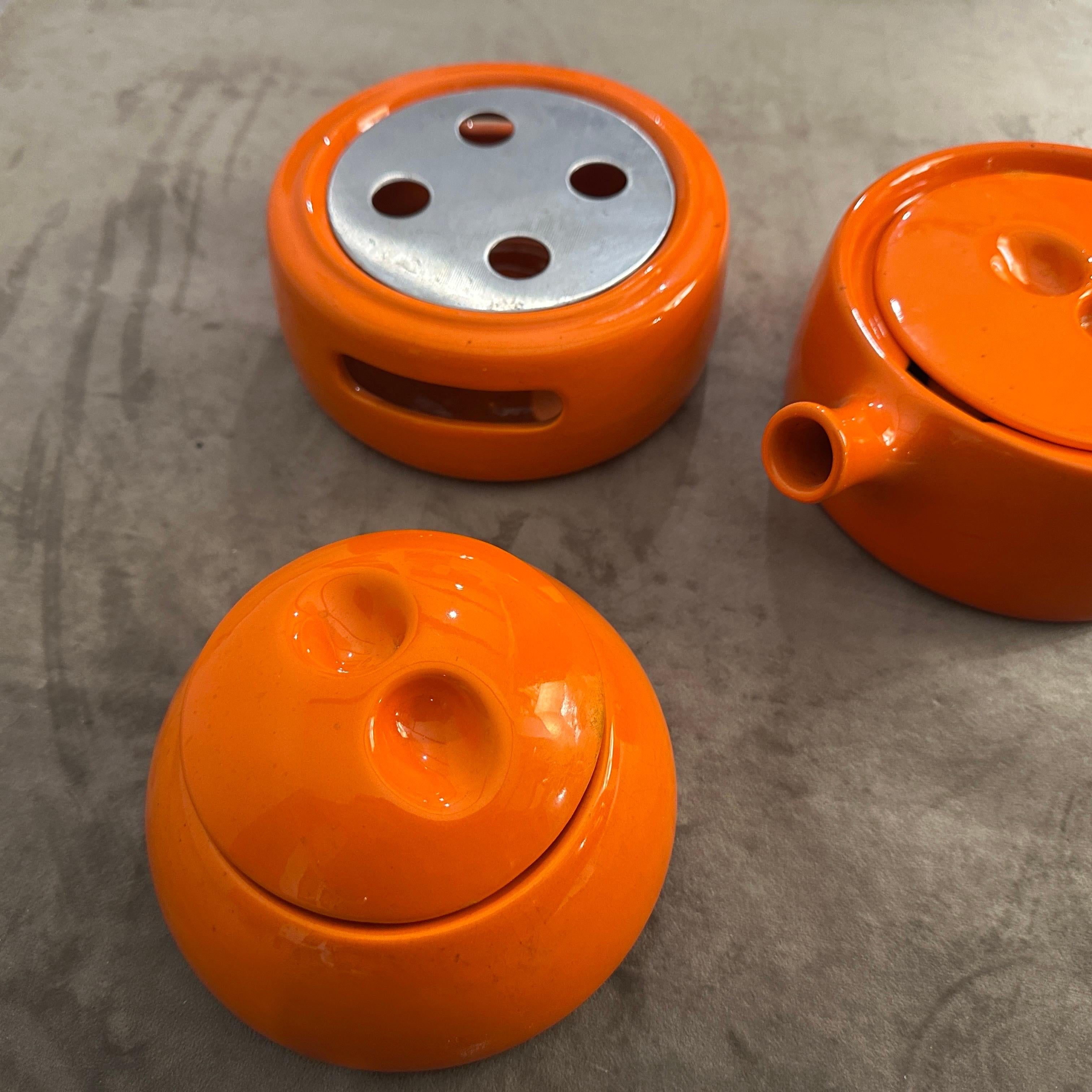Teiera modernista in ceramica arancione degli anni '70 di Liisi Beckmann per Gabbianelli in vendita 4