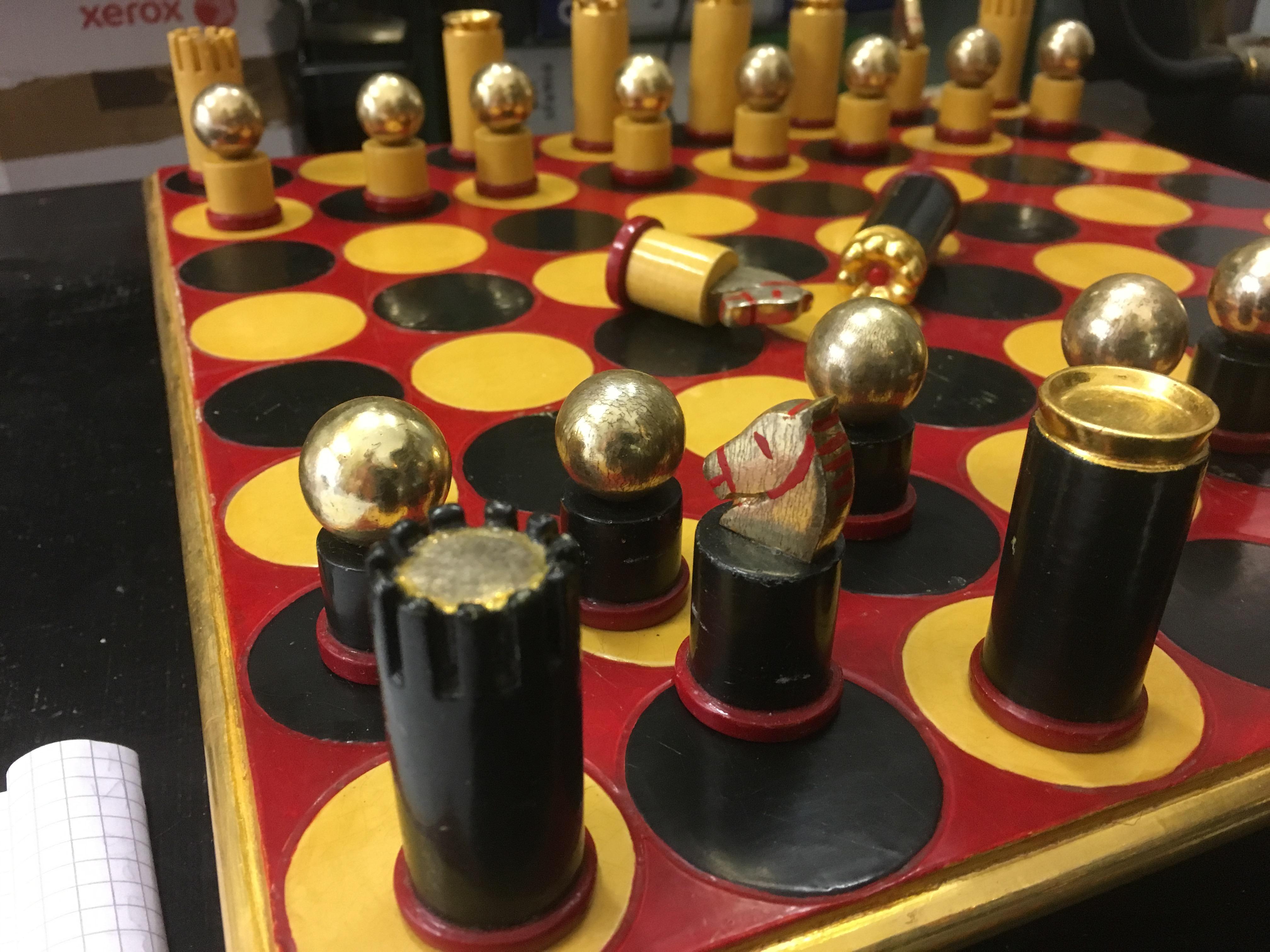 1970s Modernist Painted and Gilded Wood Chess Set In Good Condition In Naples, IT