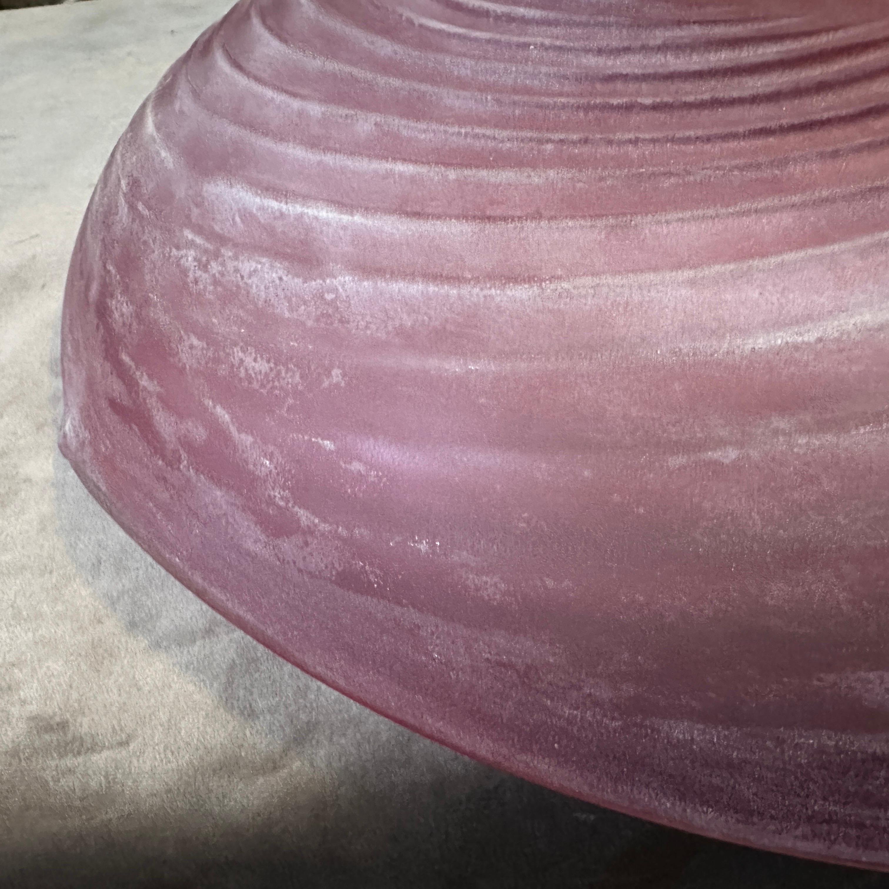 Bol rond en verre de Murano Scavo violet moderniste des années 1970 par Cenedese en vente 5