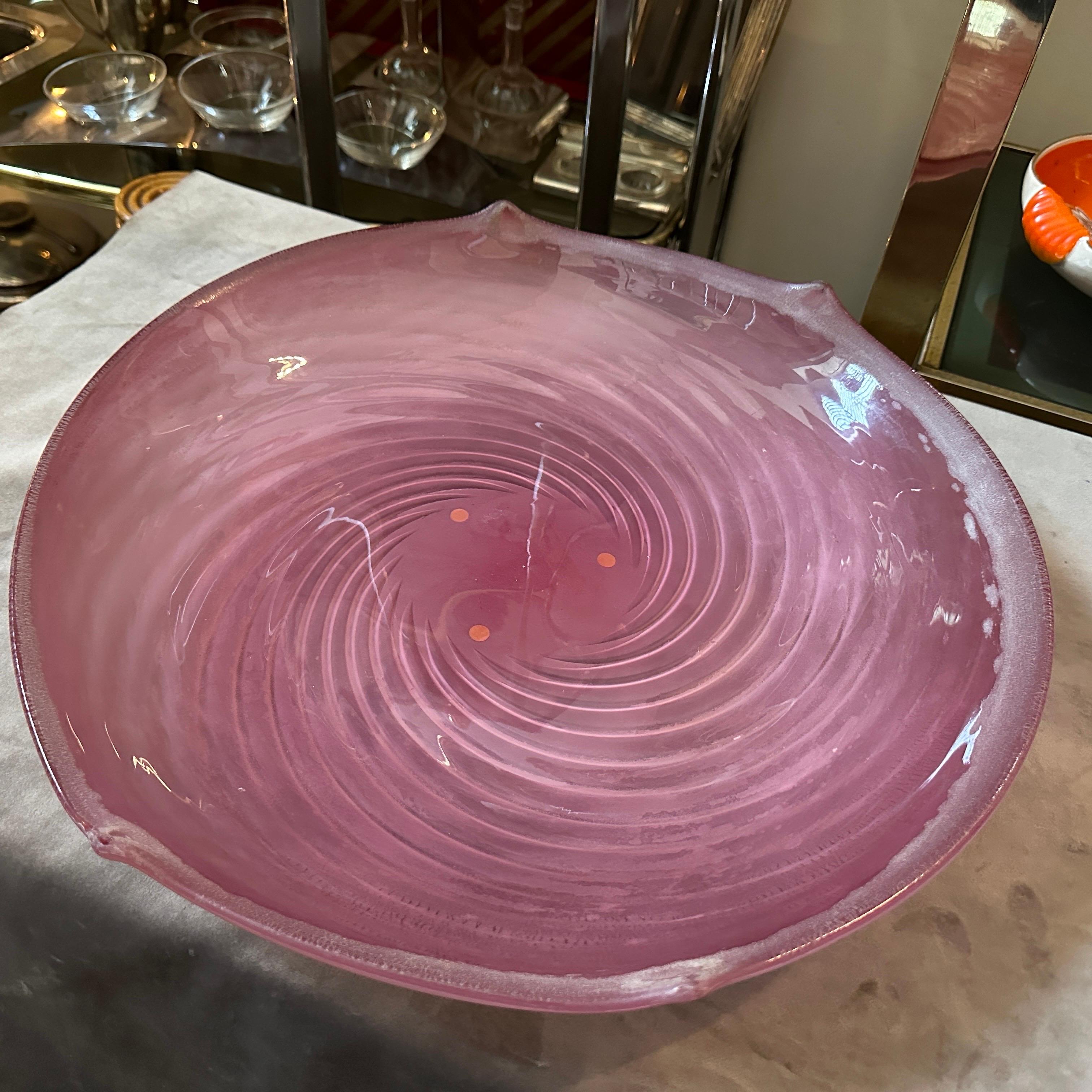 20ième siècle Bol rond en verre de Murano Scavo violet moderniste des années 1970 par Cenedese en vente