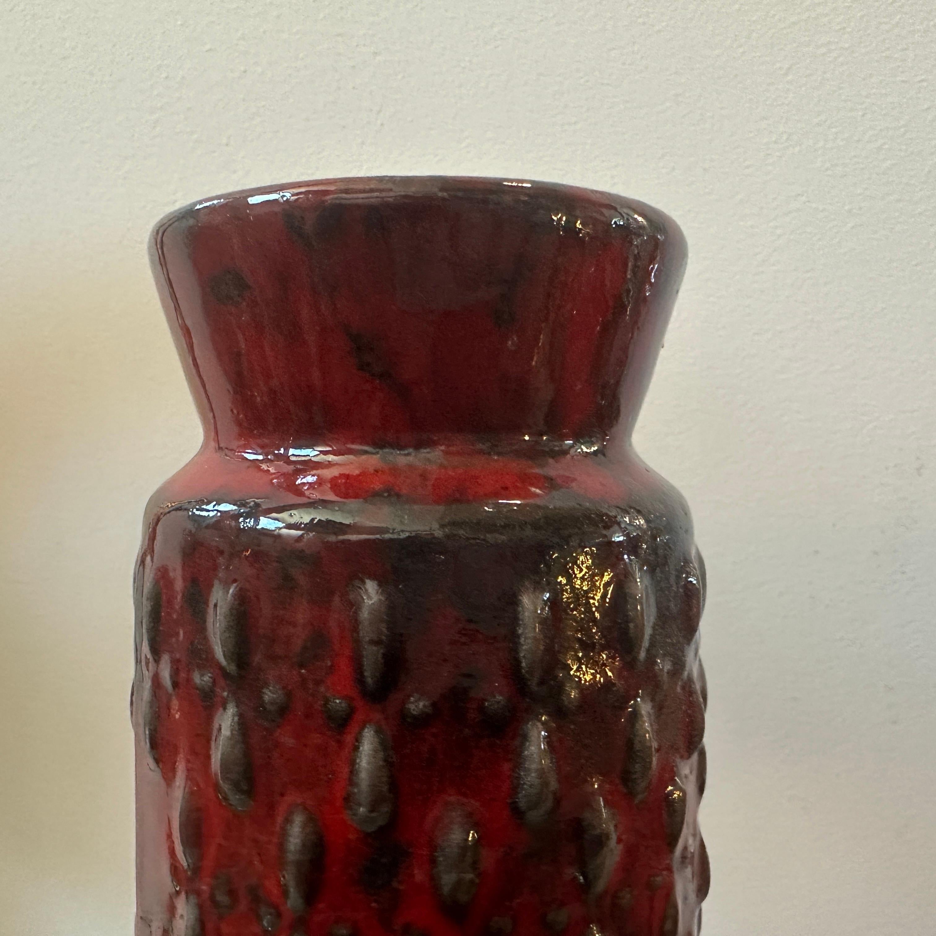 1970er Jahre Modernist Rot und Schwarz Fett Lava Keramik Deutsch Vase von WGP im Angebot 4