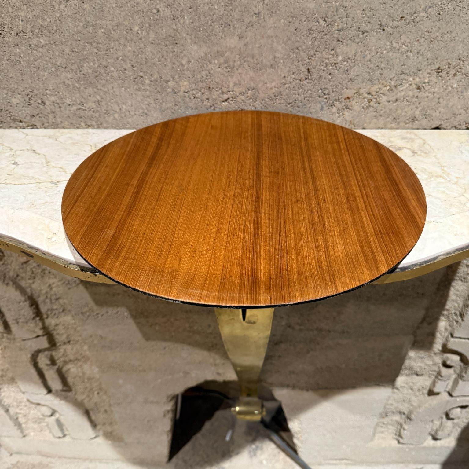 Bandeja de los años 70 Madera de teca sobre negro Teca en venta