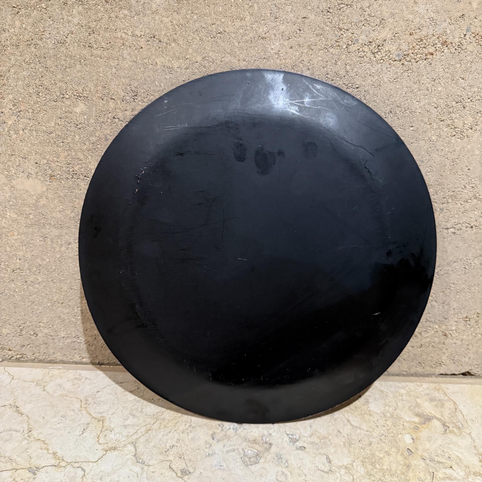 Bandeja de los años 70 Madera de teca sobre negro en venta 1